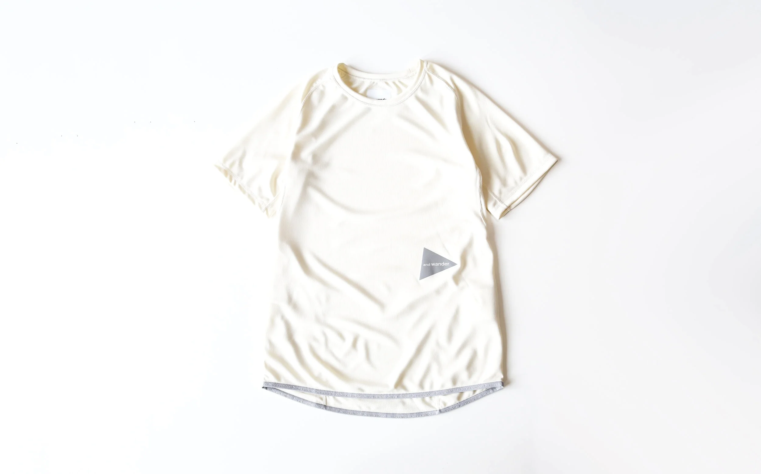 andwander_dryjerseyraglan_sstee_offwhite08.jpg