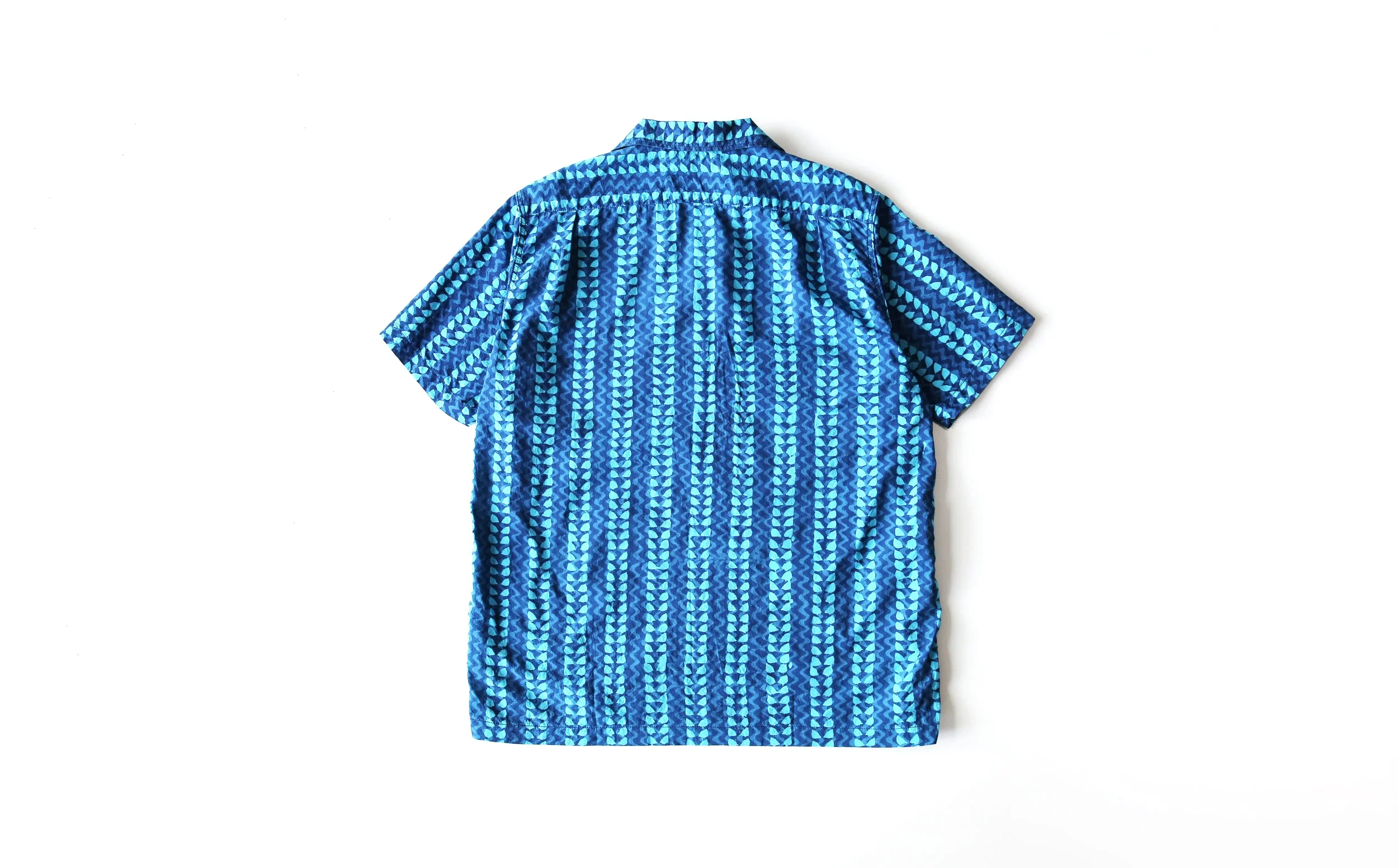 workers_blockprintblue_opencollarshirt_02.jpg