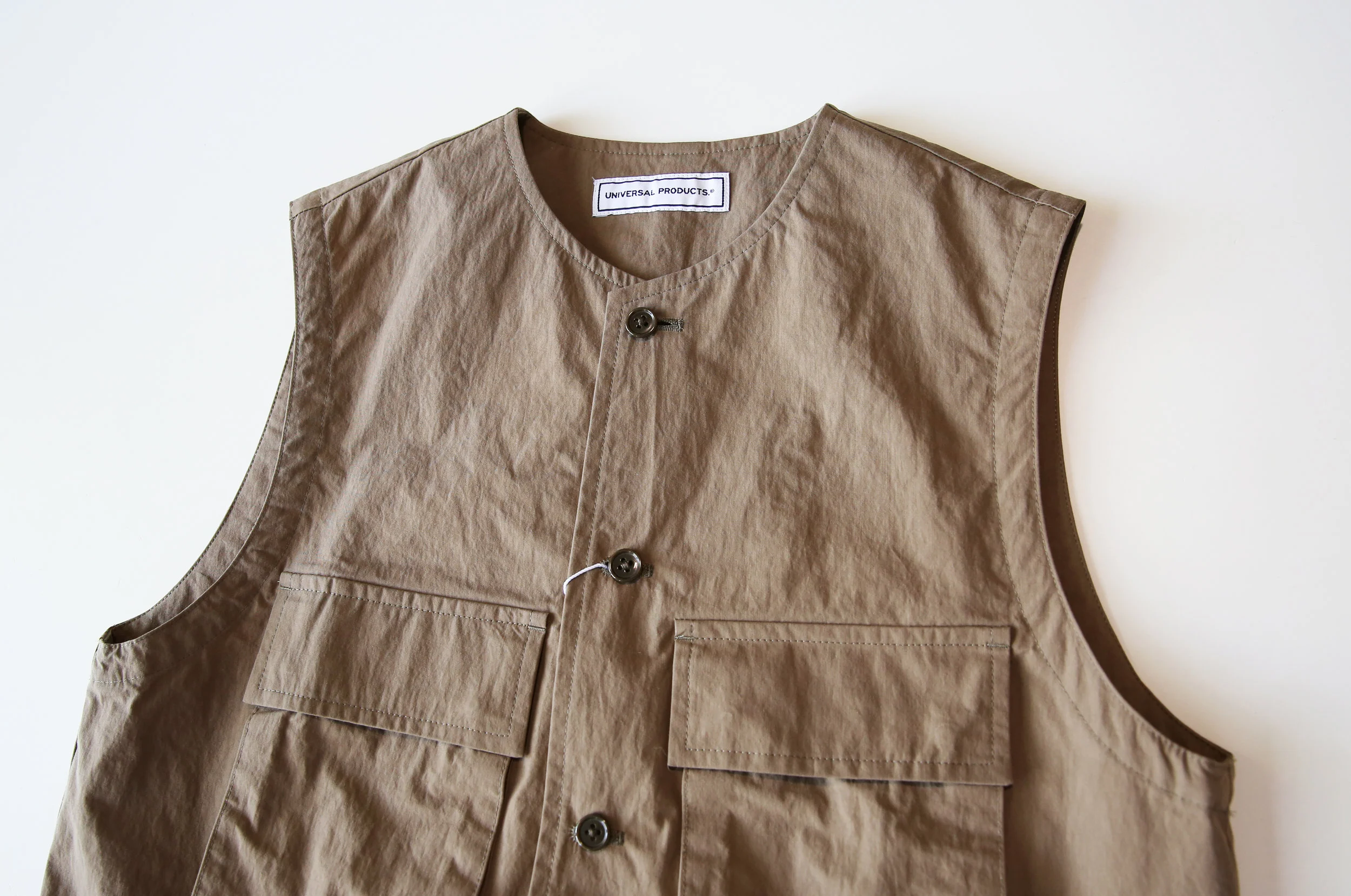 universalproducts_utilityvest_beige03.jpg