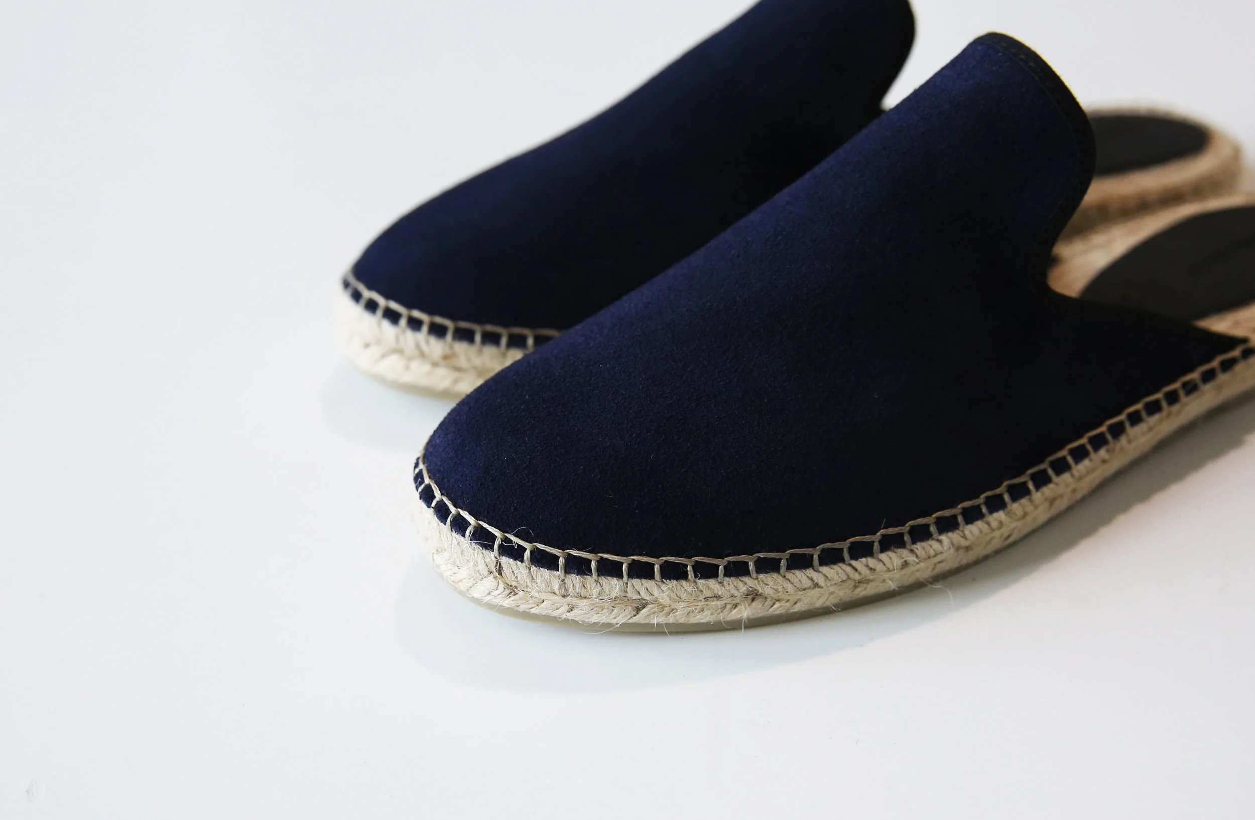 universalproducts_espadrilleslipper_navy02.jpg