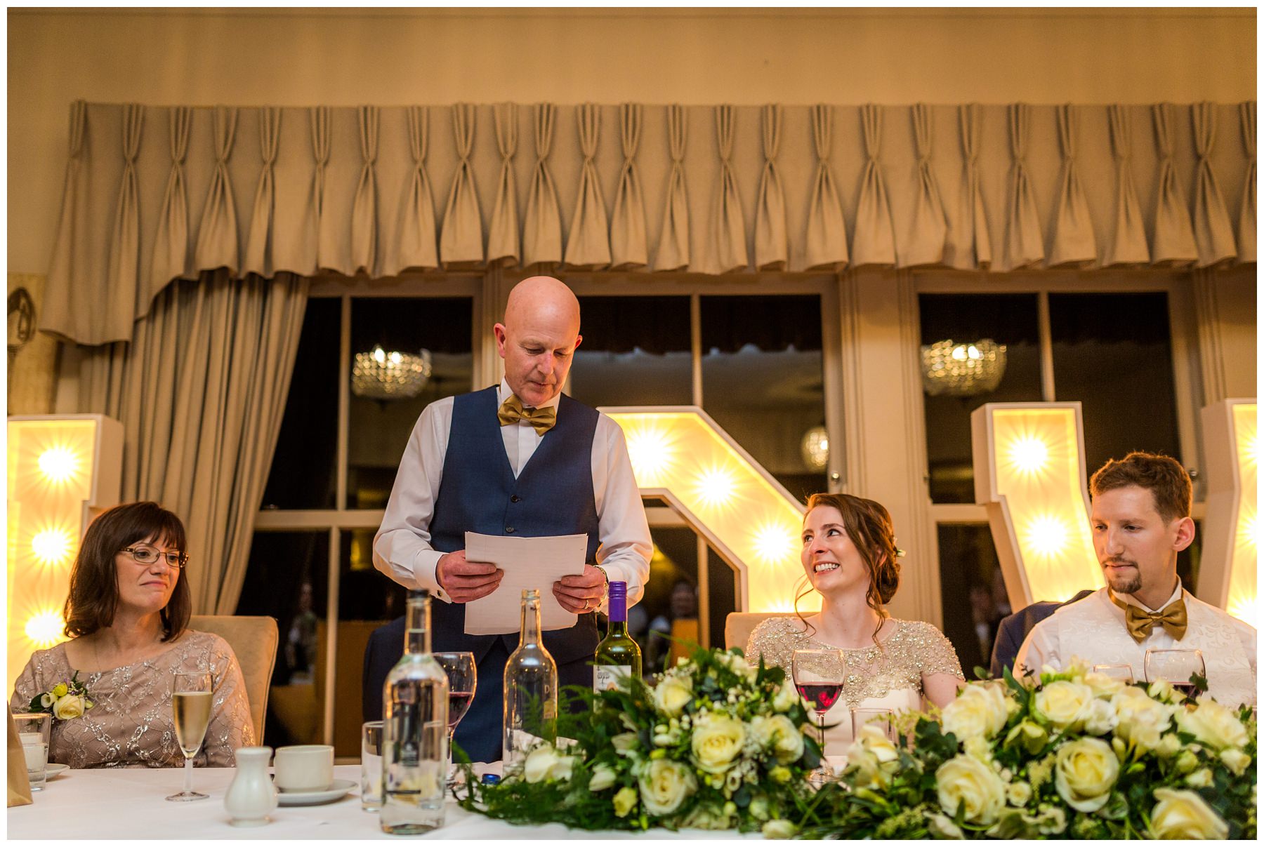 dad doing wedding speech