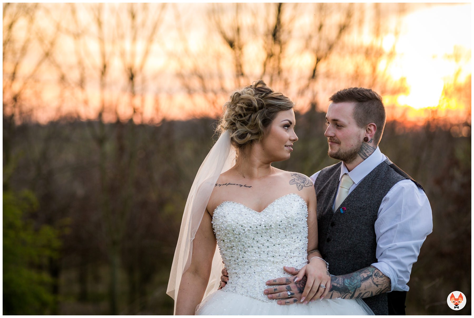 alternative wedding photography with sunset