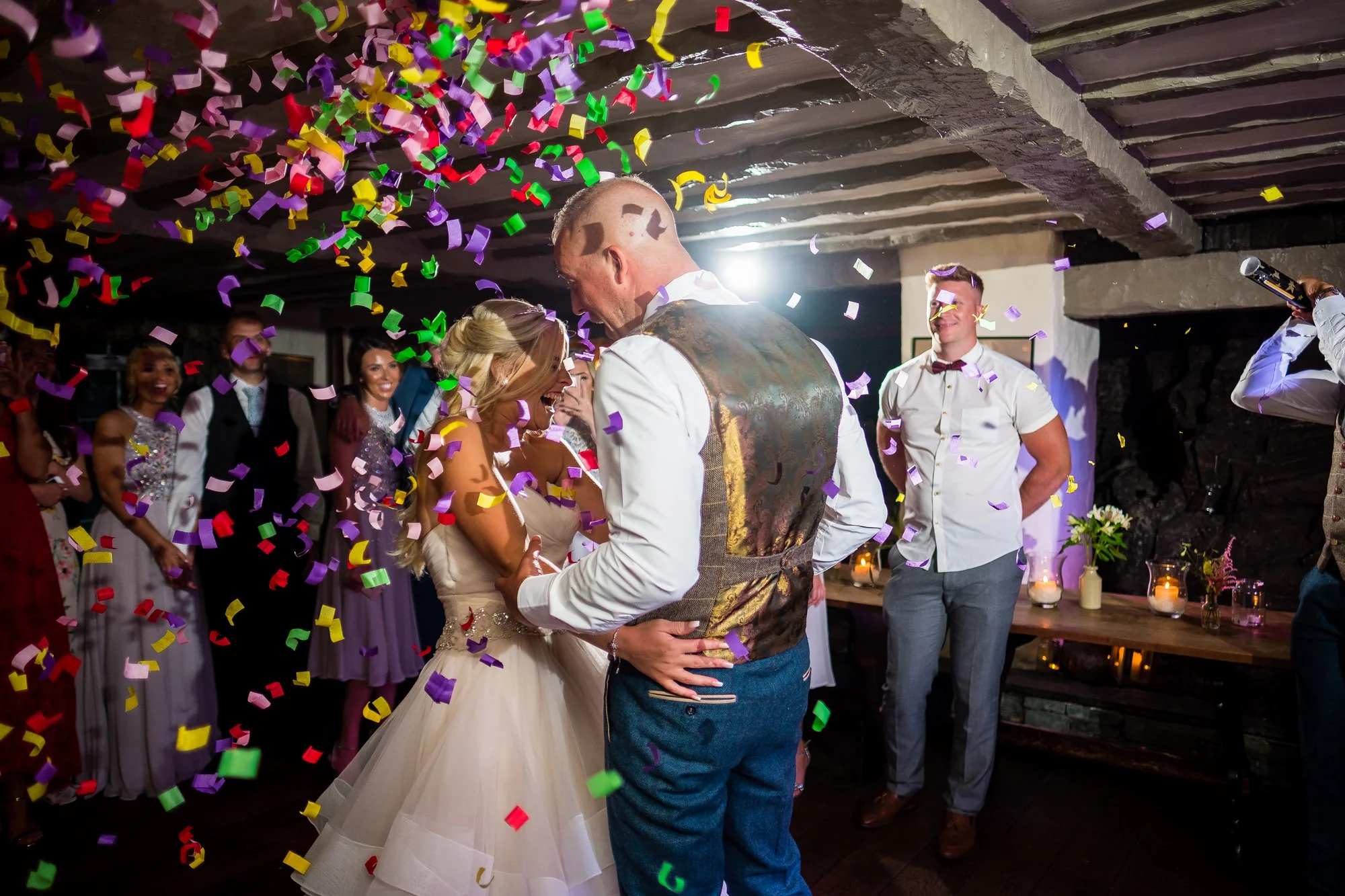 confetti canon during first dance