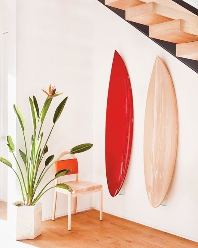 Do you love a two tone surfboard combo as an art piece or do you love a two tone surfboard combo as an art piece?! Because, same. 👯&zwj;♀️