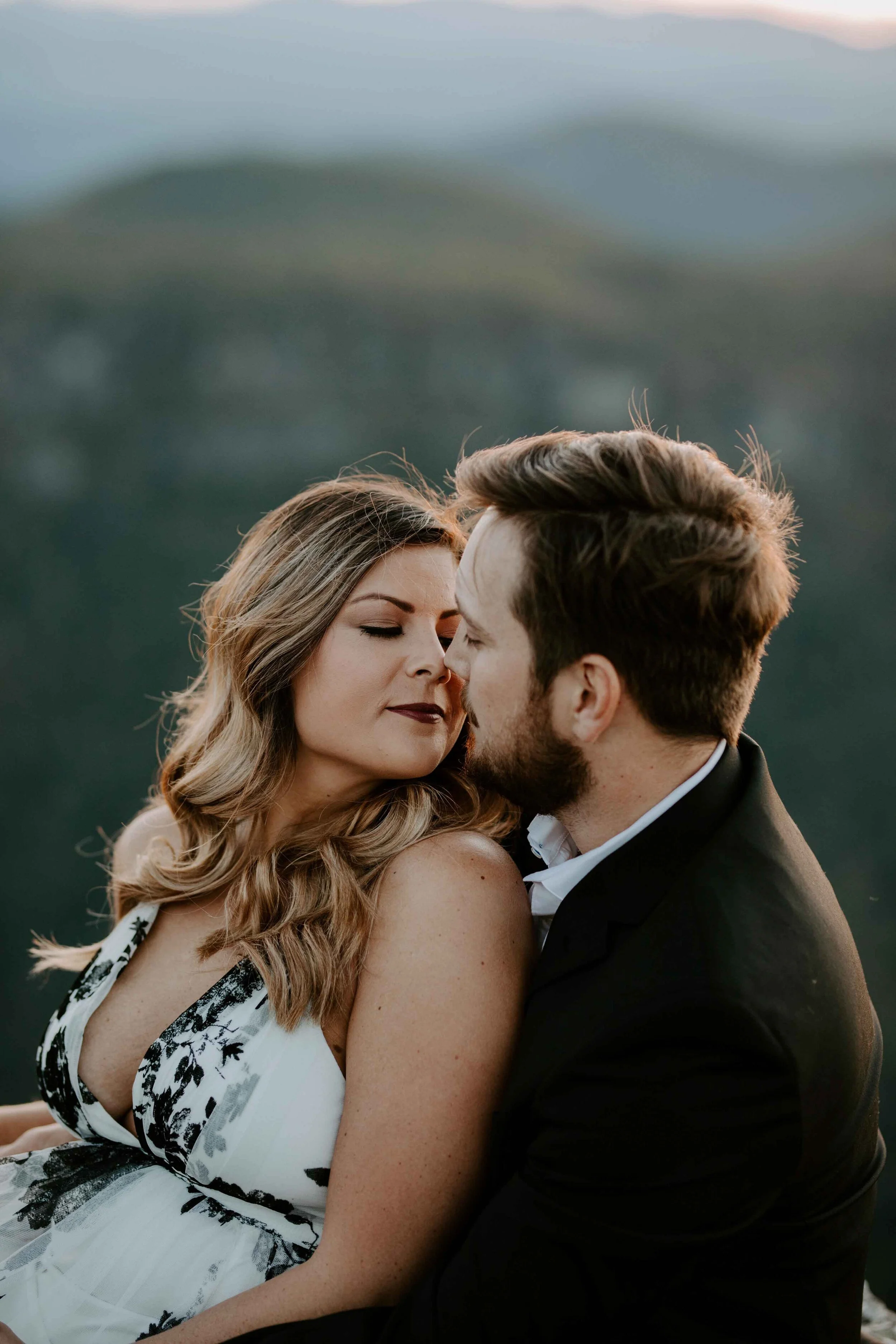 linville gorge fall autumn engagement photos sunset mountain-26.jpg