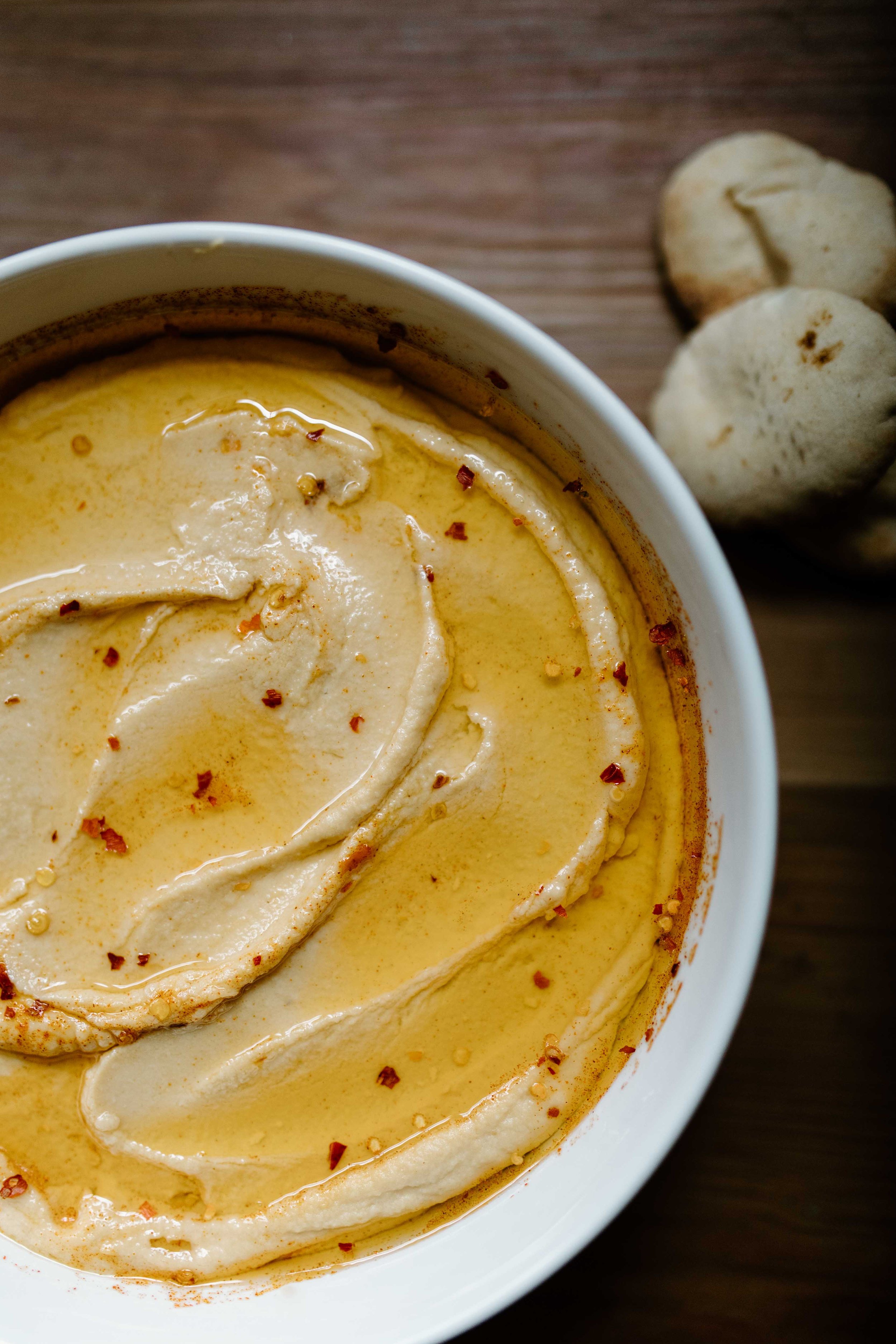 Extra smooth garlic hummus made from chickpeas and tahini