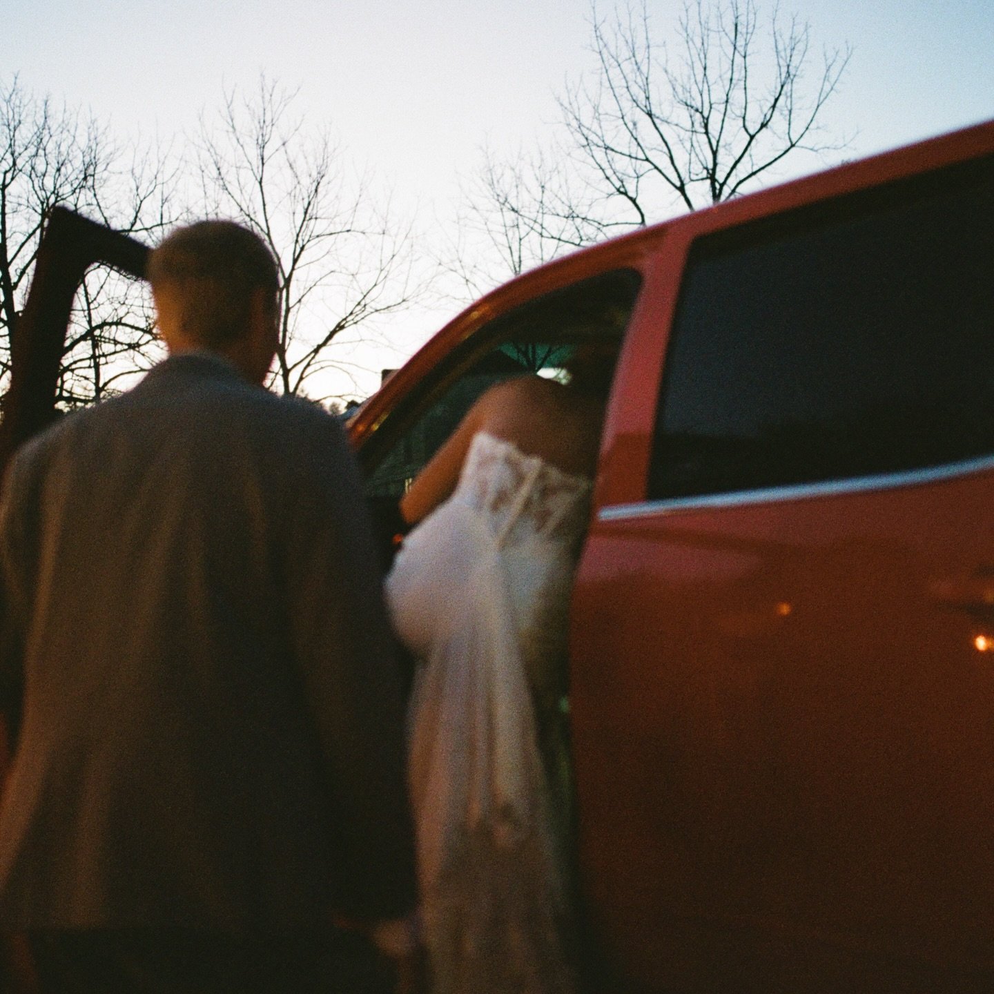 breathe. the day, the planning, the build up, the decisions, the late nights, the memories &mdash; they&rsquo;re all here. the moment you&rsquo;ve been waiting for. your legacy. your beginning. 
&bull;
I love these fleeting moments caught on film at 