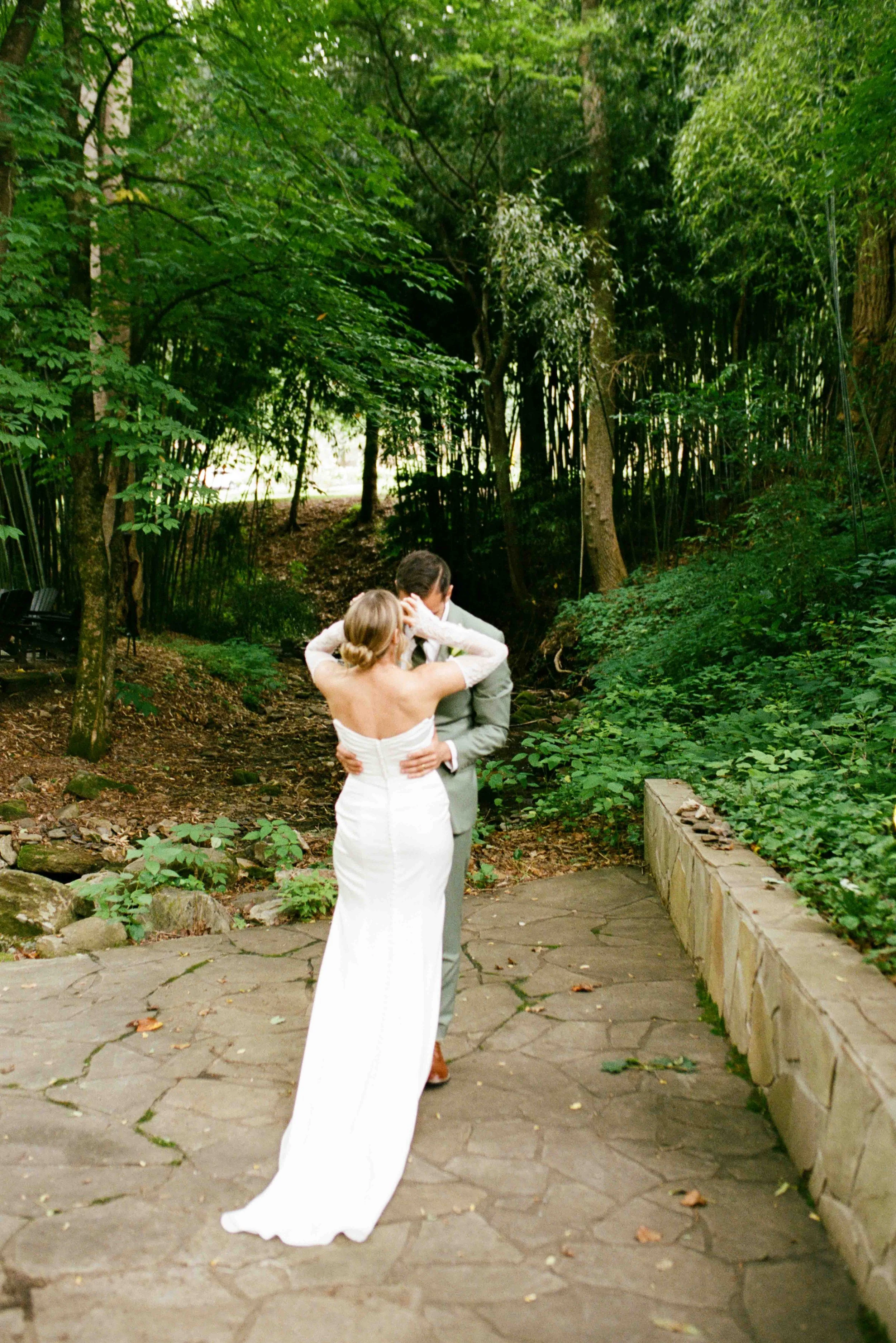 hawkesdene wedding film photos-28.jpg