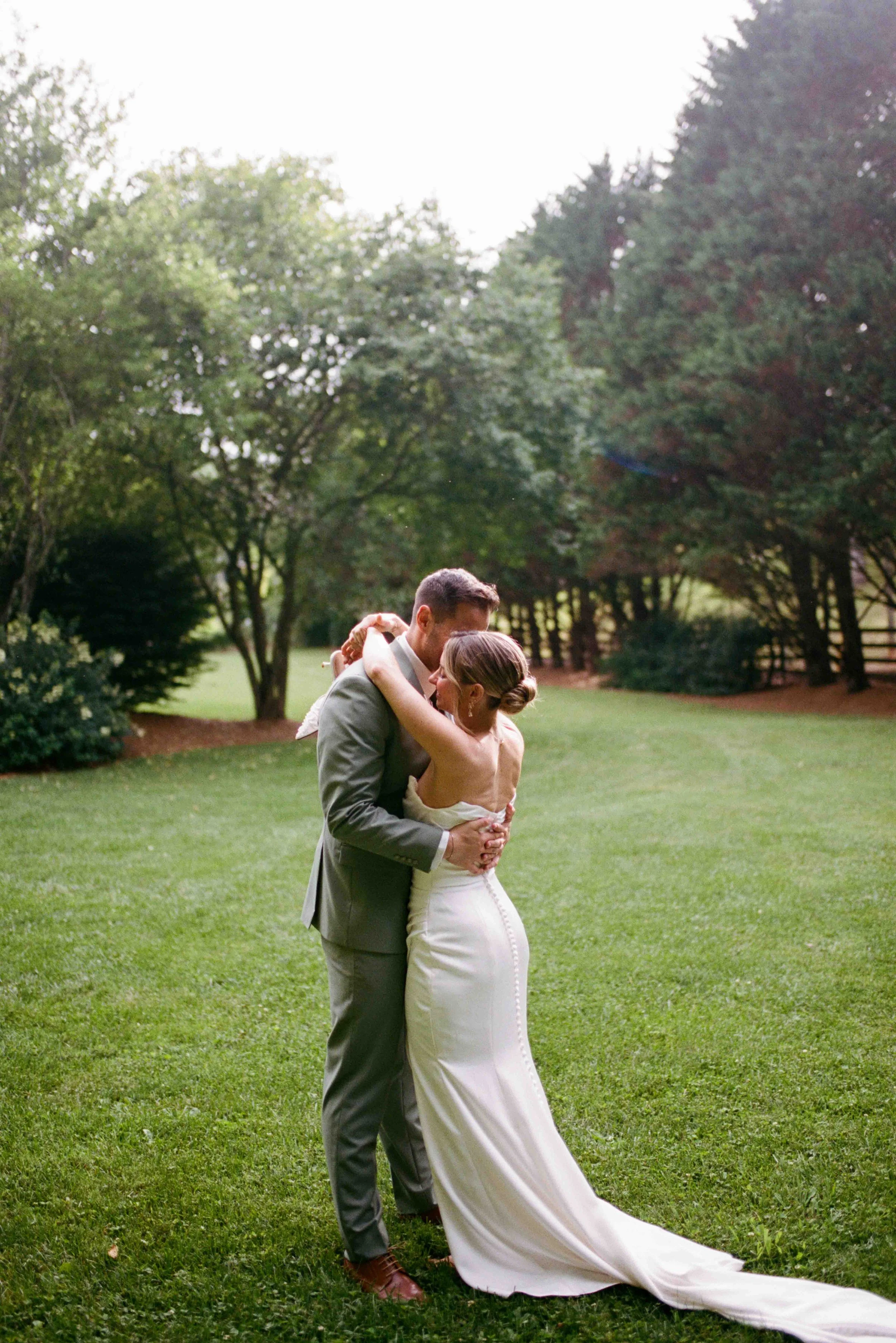 hawkesdene wedding film photos-41.jpg