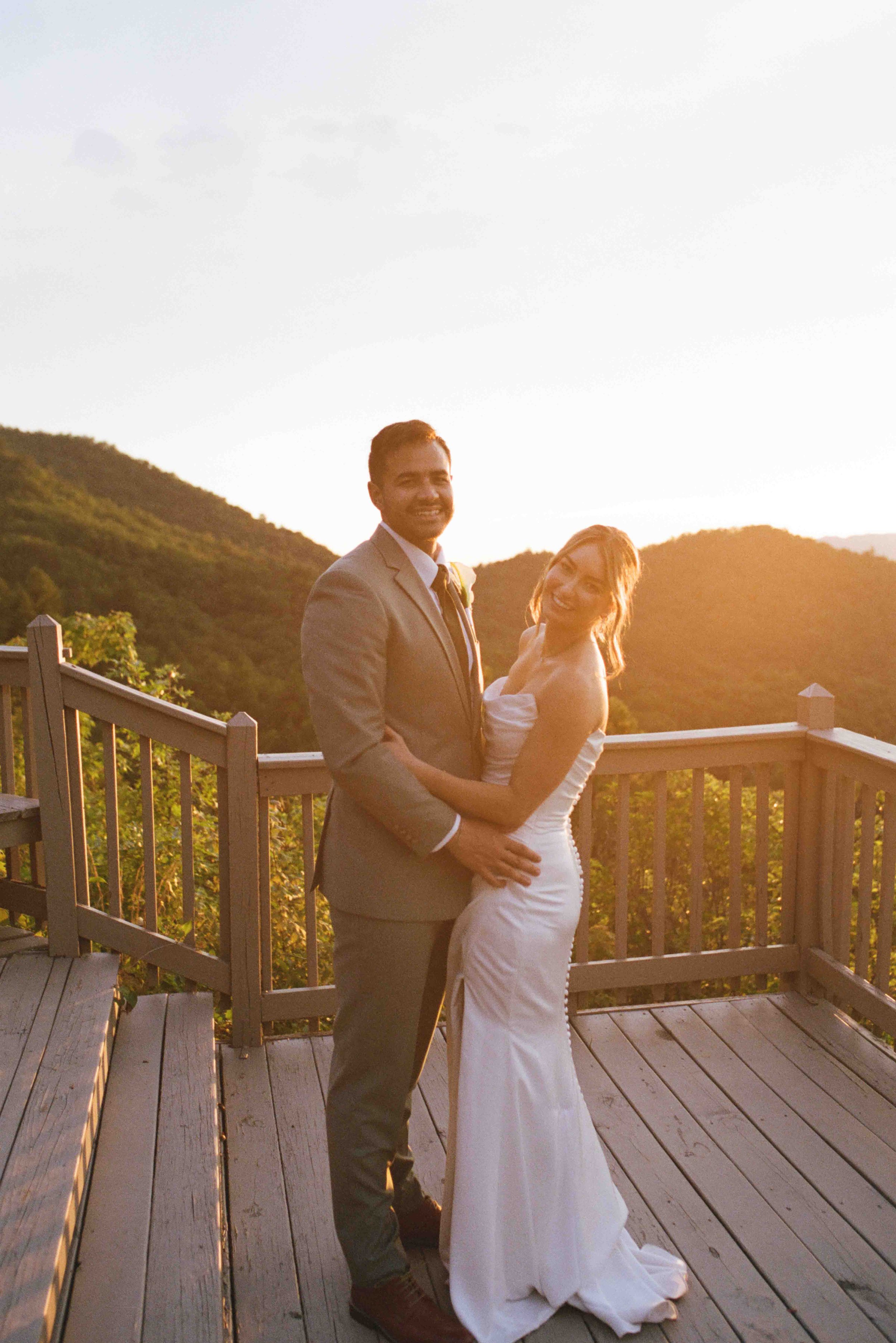hawkesdene wedding film photos-57.jpg