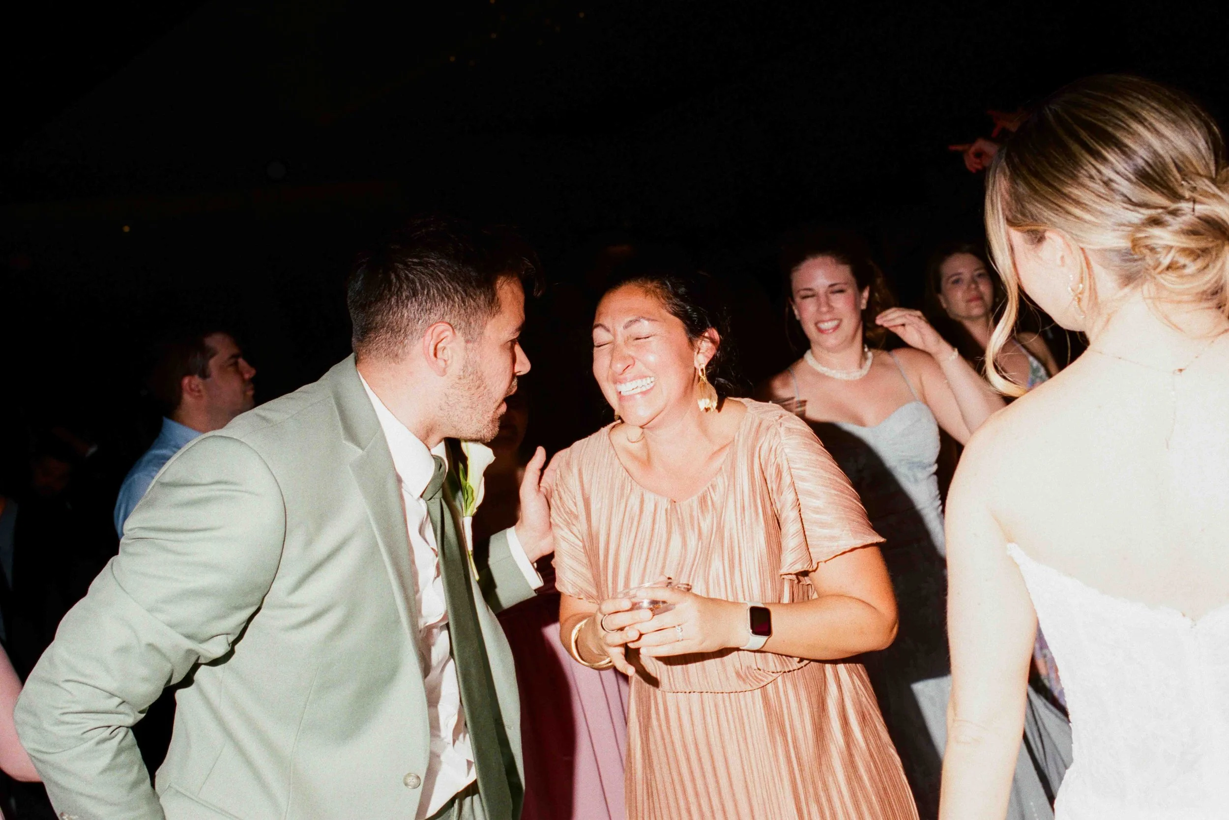 hawkesdene wedding film photos-59.jpg