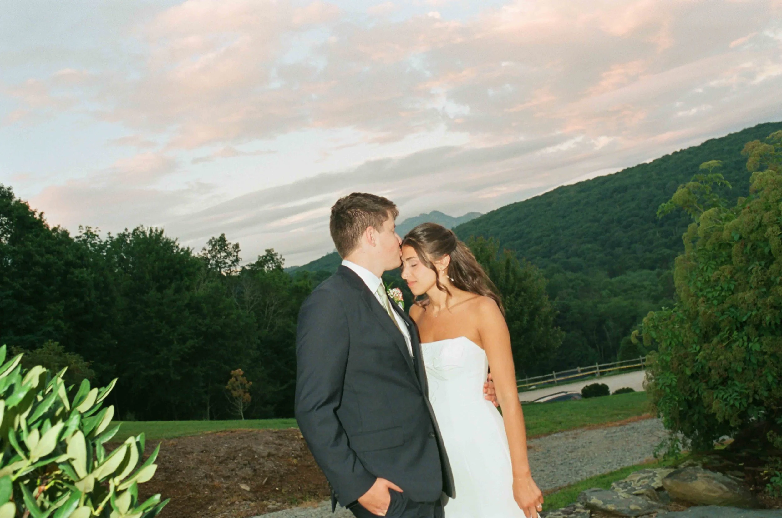 Film Boone Summer Wedding-150.jpg