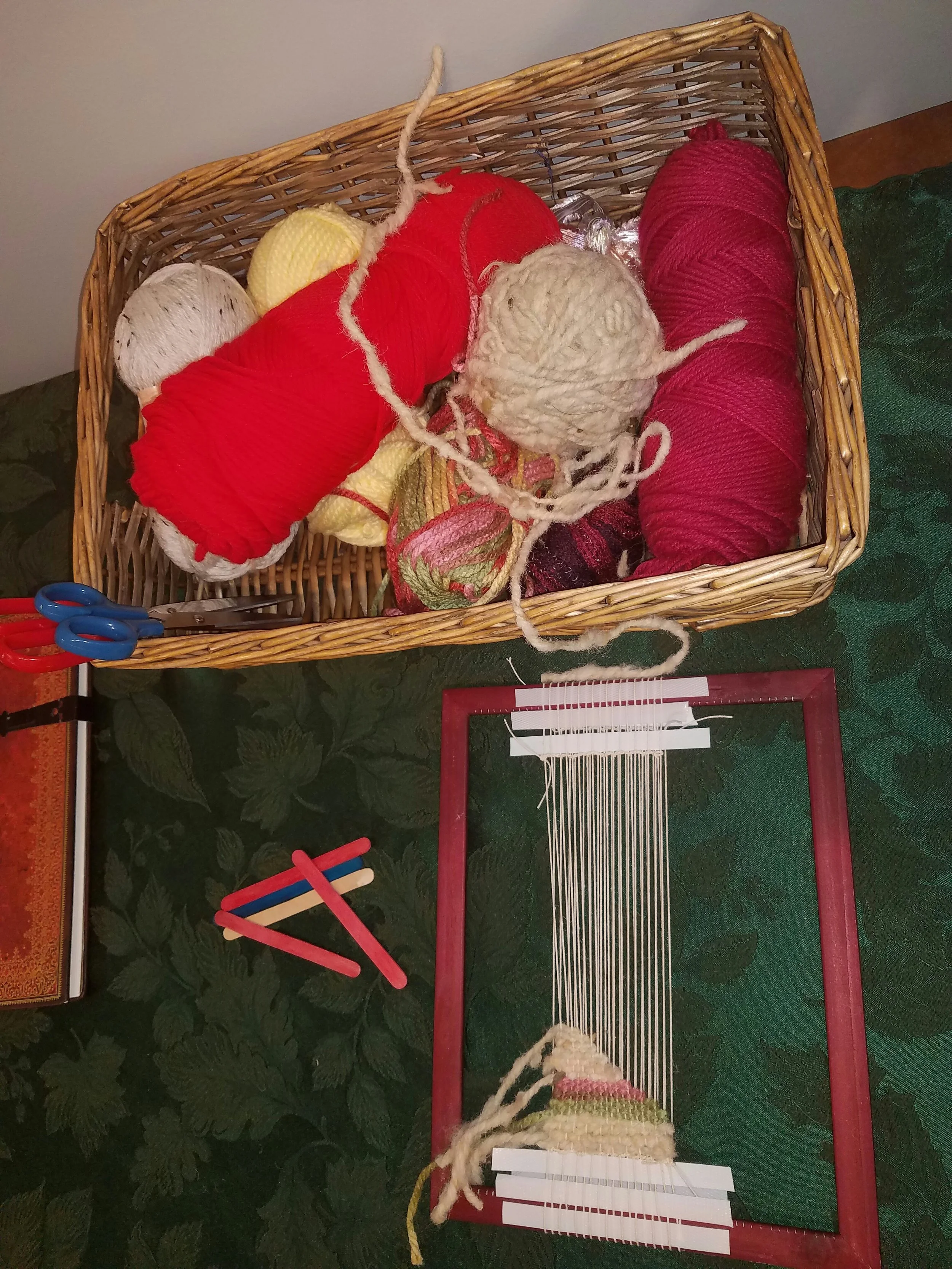 Learn to weave with established tapestry artist Line Dufour! 