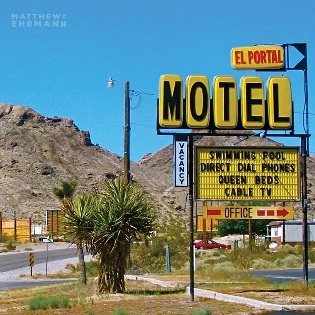 Beatty, Nevada, your gateway to Death Valley Natl. Park. #photosfromtheroad .
.
.
#signsunited #signgeeks #deathvalley #beatty #nevada #motel #ipulledoverforthis #gas_food_lodging #midcentury #abmlifeiscolorful #abmhappylife #signlanguage #roadtrip #