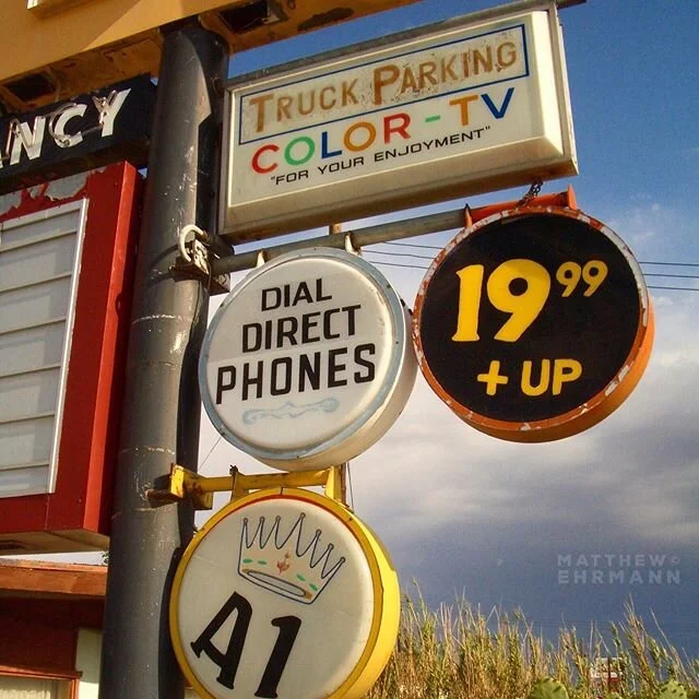 Another look at the Bel Air Motel #photosfromtheroad
.
#signsunited #signgeeks #california #motel #ipulledoverforthis #abmlifeisbeautiful #gas_food_lodging #midcentury #abmlifeiscolorful #neon #neonlights #abmhappylife #signlanguage #roadtrip #desert