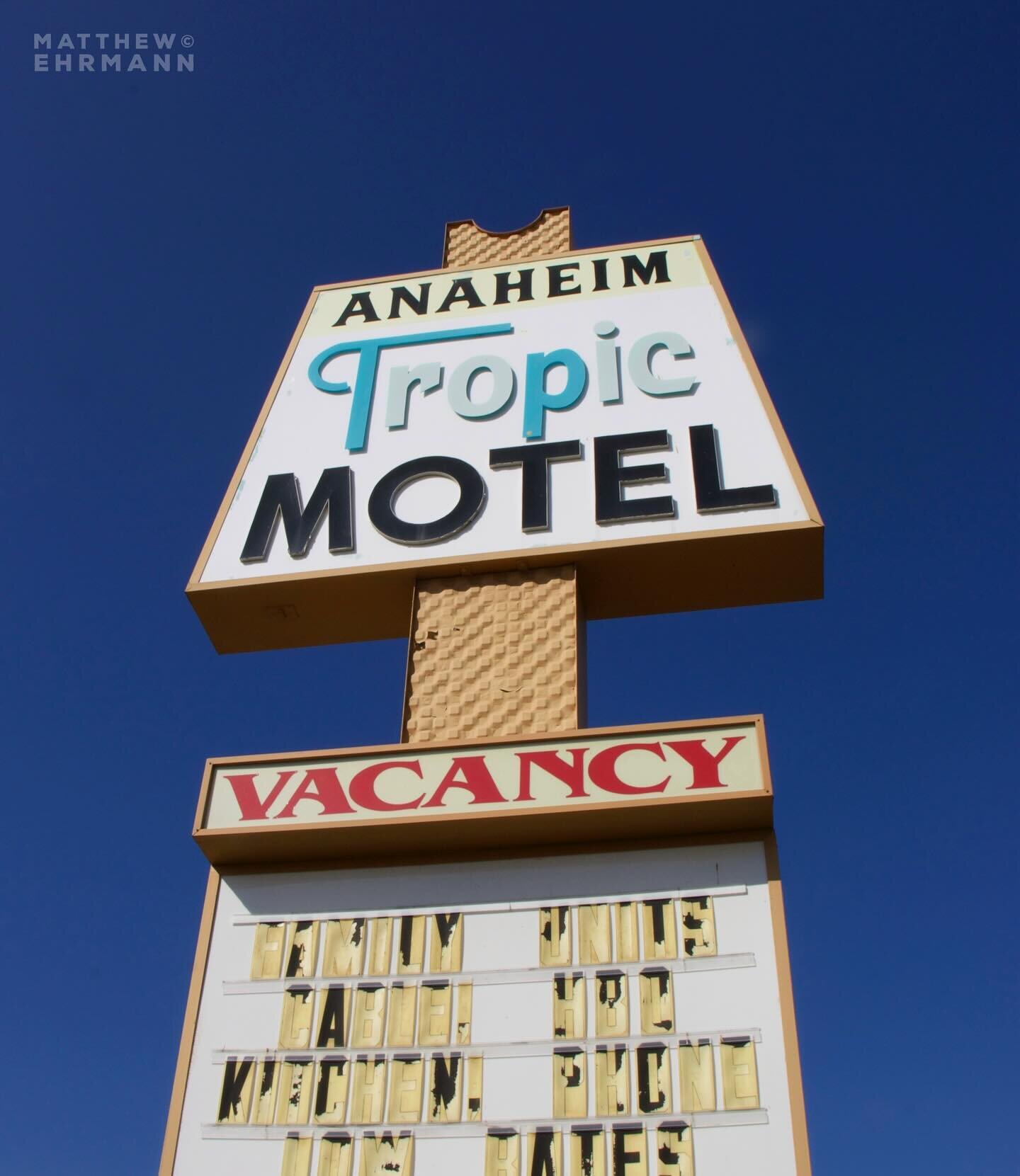 I (obviously) love old motels, but when I see people recommending places like this for family stays, especially near Disneyland, I can only picture everyone&rsquo;s first impression when they get out of the car, and see what it really is. Mostly drug