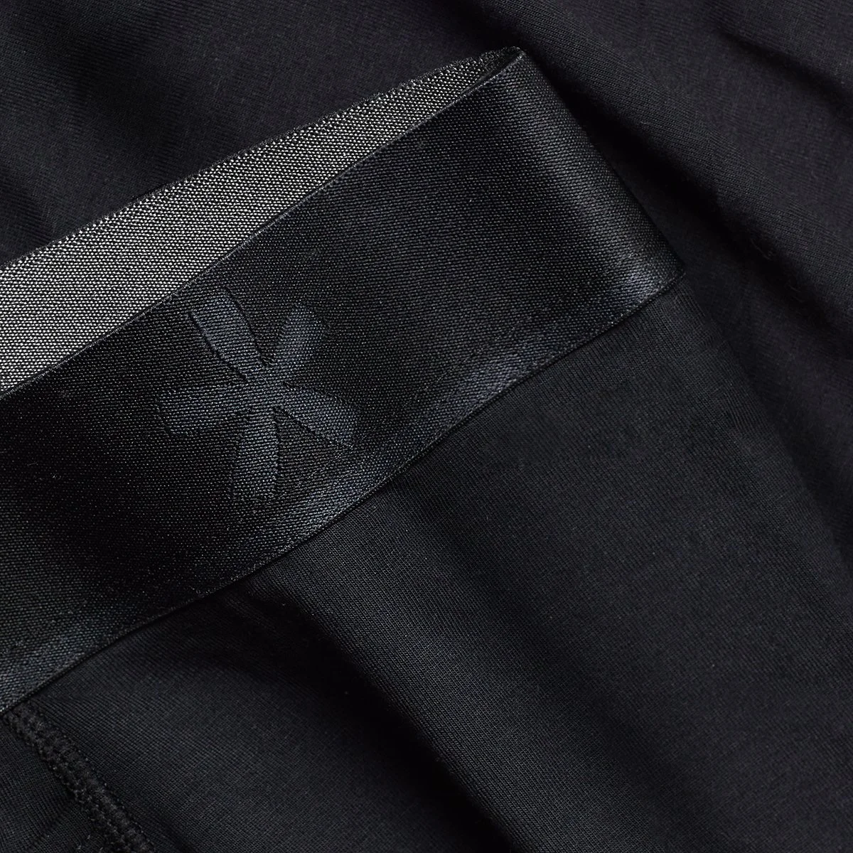 BB-Black-Closeup-02.jpg