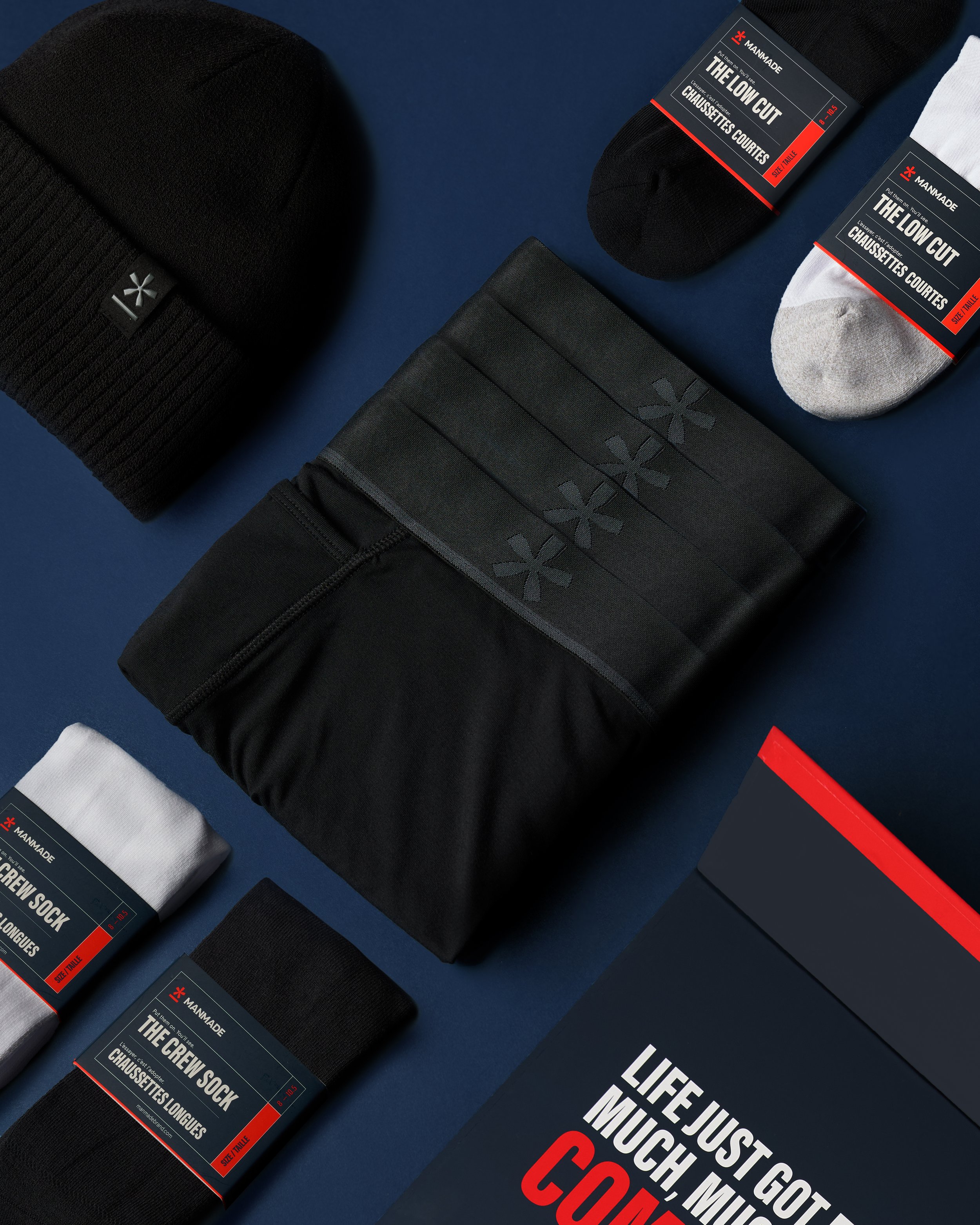 Manmade-Holiday-Bundle-FlatLay-Blue-ENG.jpg