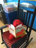 Clifford reads about Clifford!