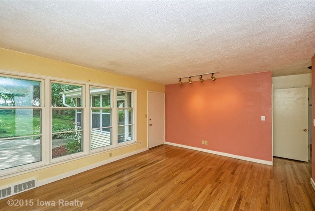 livingroom.jpg