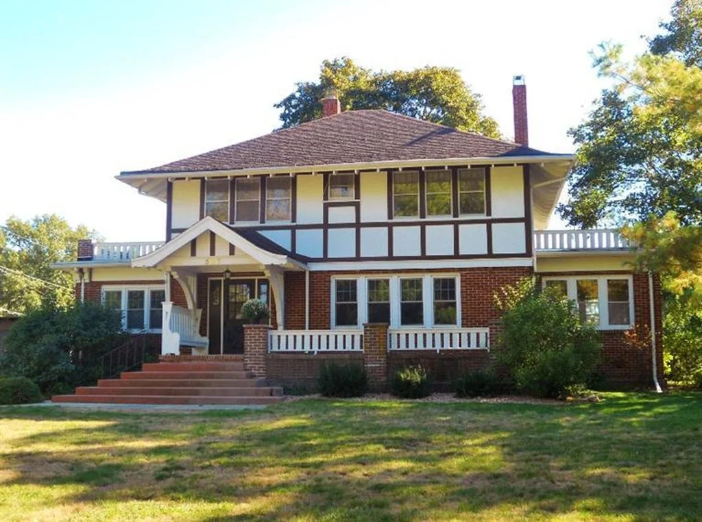 507 West Harrison Street Jefferson, IA Stage