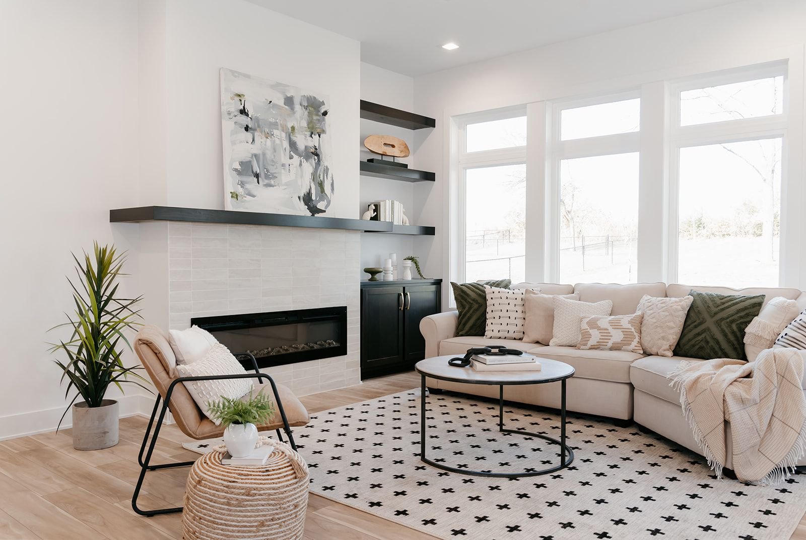 Behind the Scenes: Simple Living in Black &amp; White 