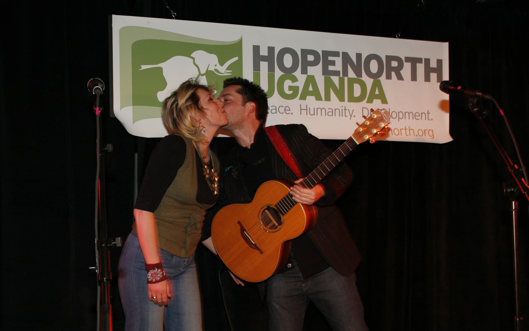Martha Wainwright joins her brother Rufus onstage