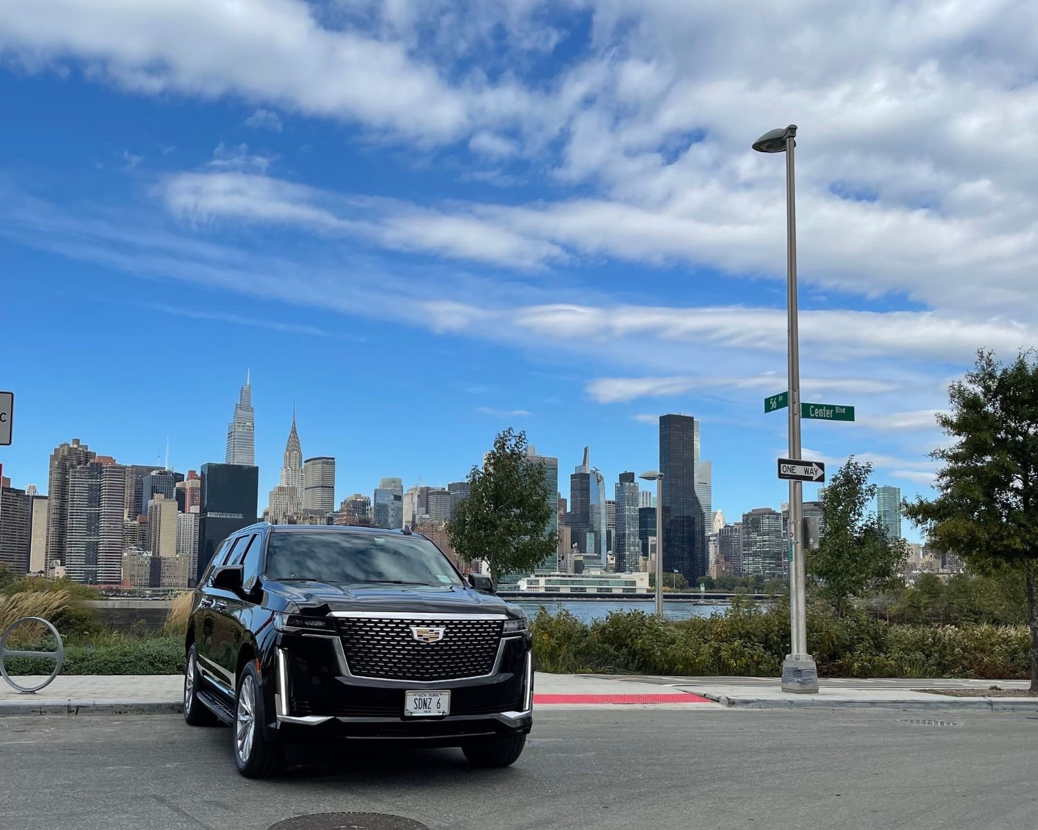 cadillac+escalade+limo+service.jpg