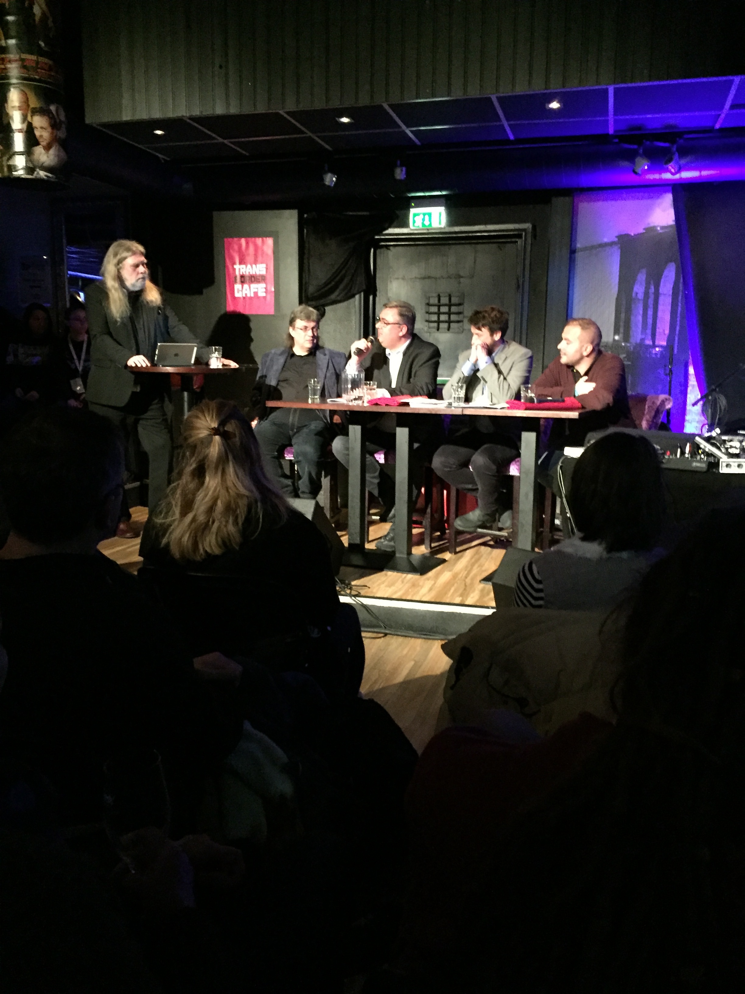 Transborder cafe: The war on information