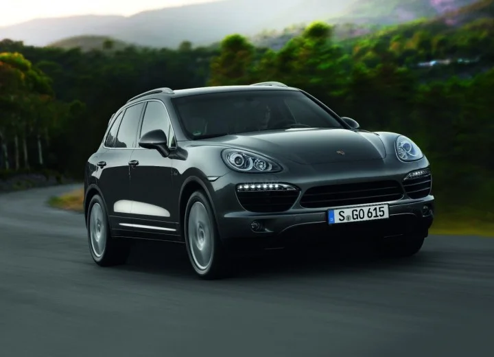 Porsche Cayenne 958.jpg