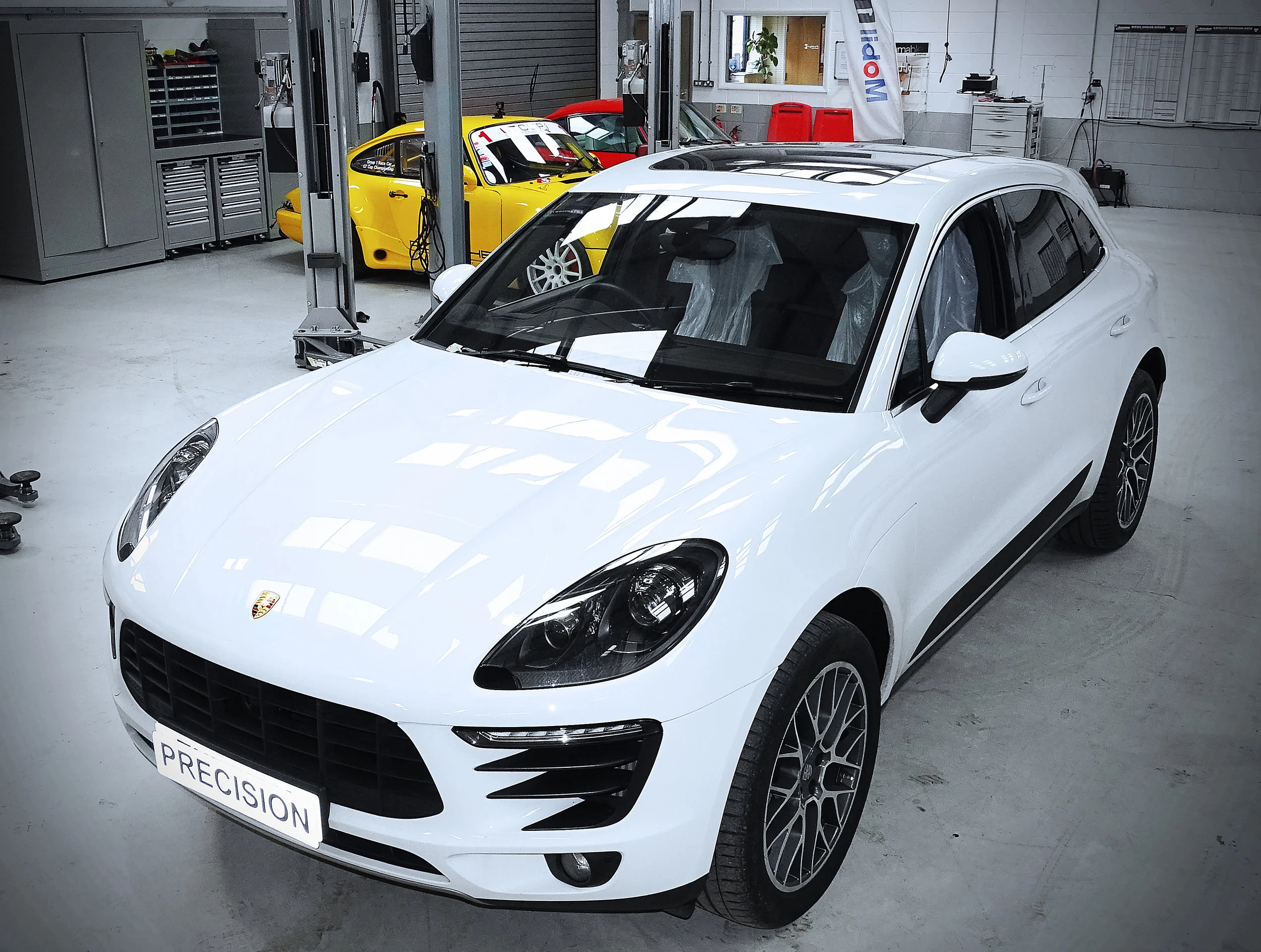 Porsche Macan.jpg