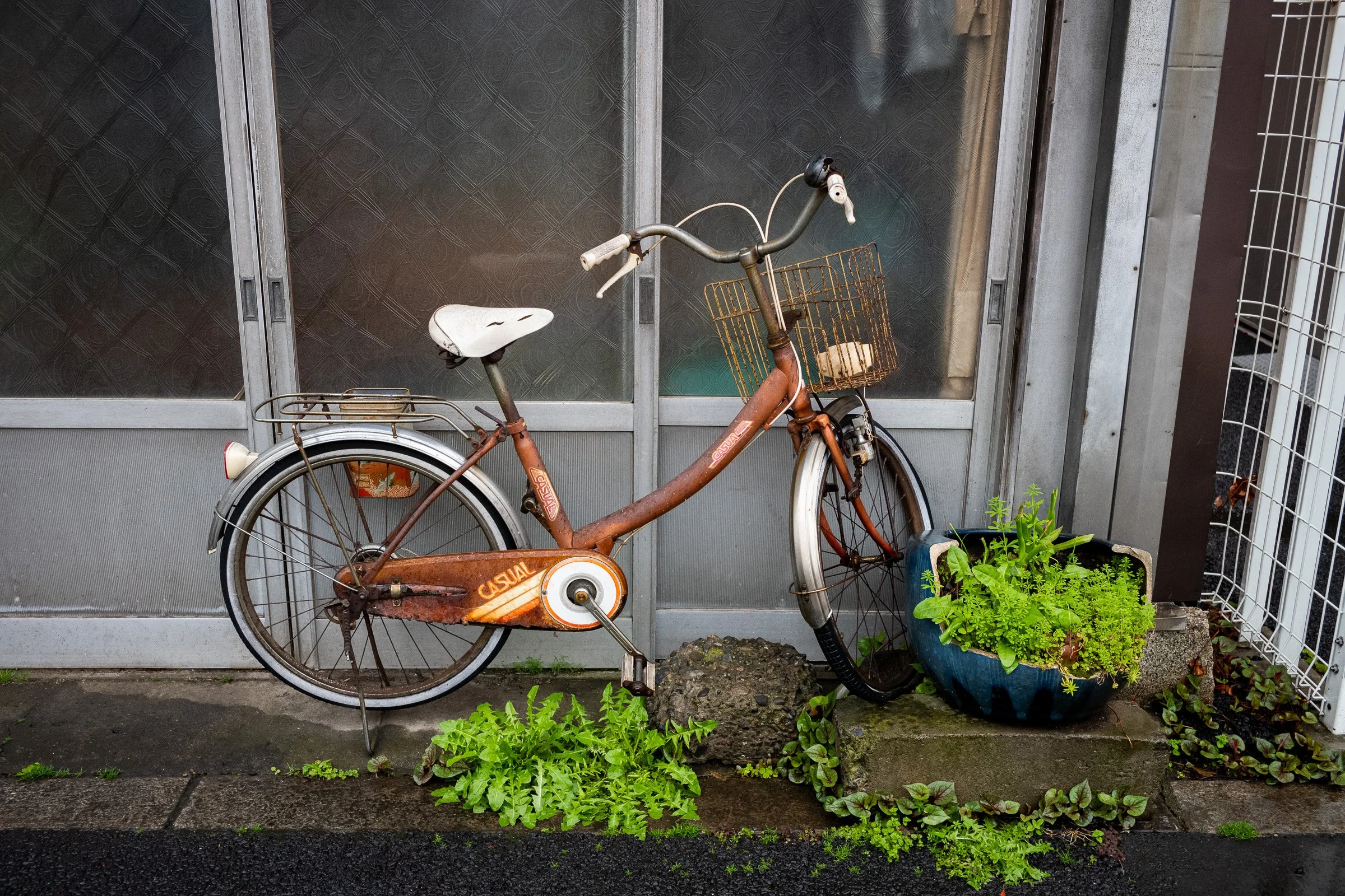 tokyo-urban-colours-in-the-rain6.jpg