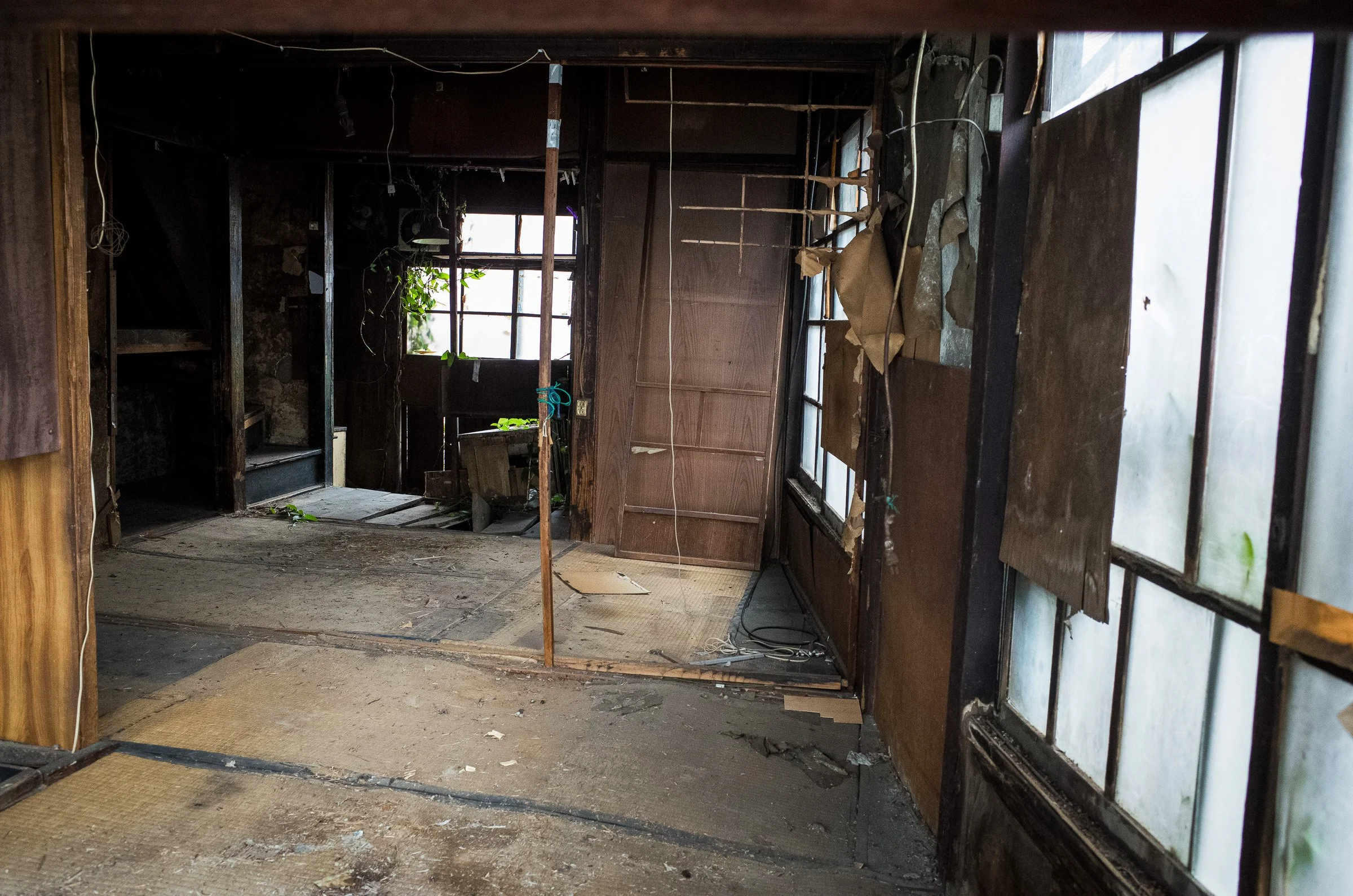 disappearing-tokyo-lives-and-looks11.jpg