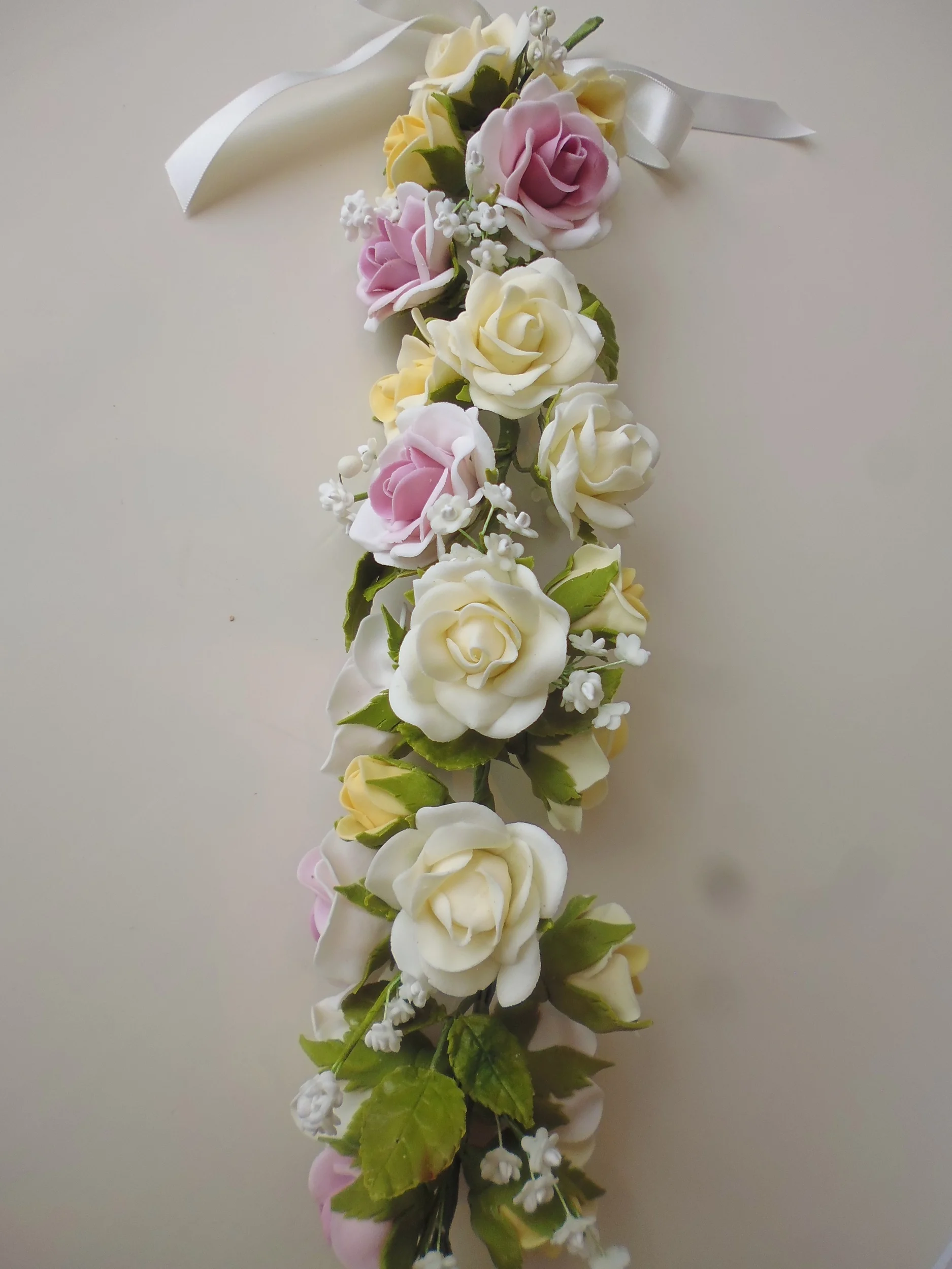 rose and gypsophelia garland.JPG