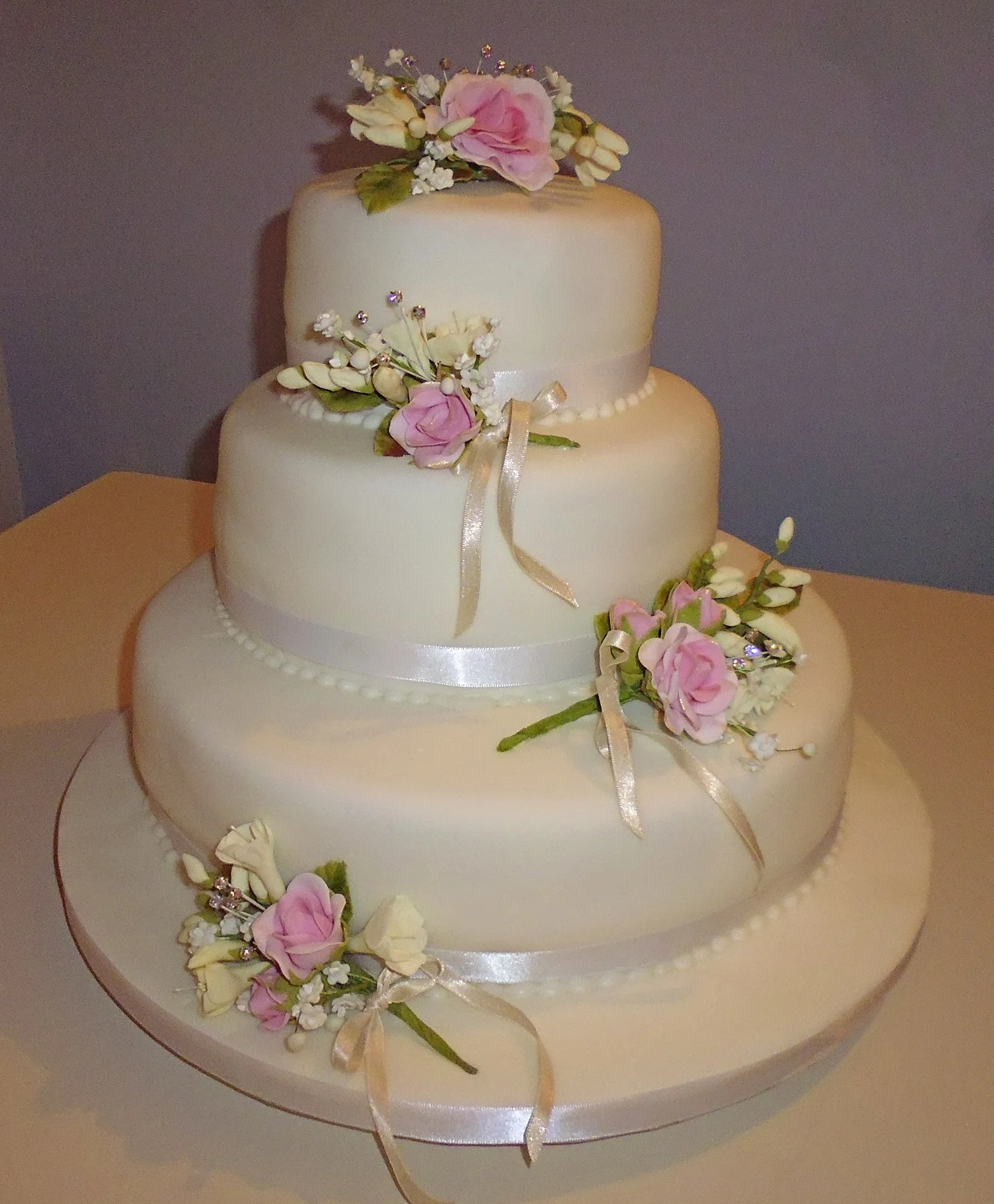 roses, freesias, gypsophilia,crystals, sponge.jpg