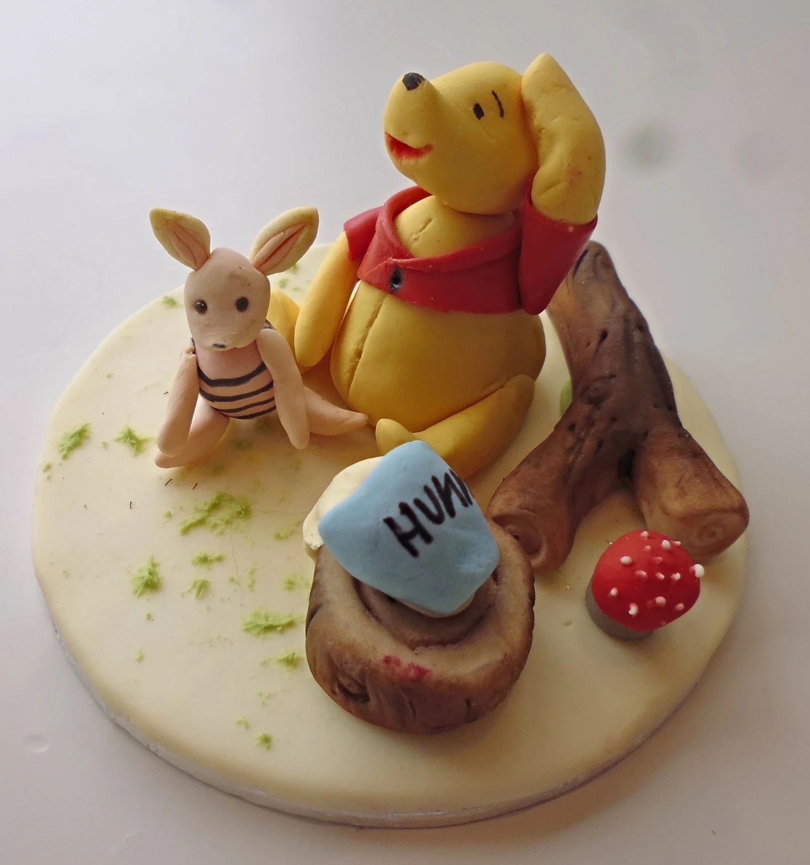 winnie the pooh and piglet.JPG