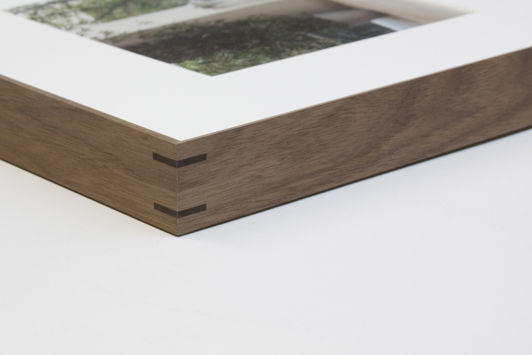 Oiled WALNUT with matching splines