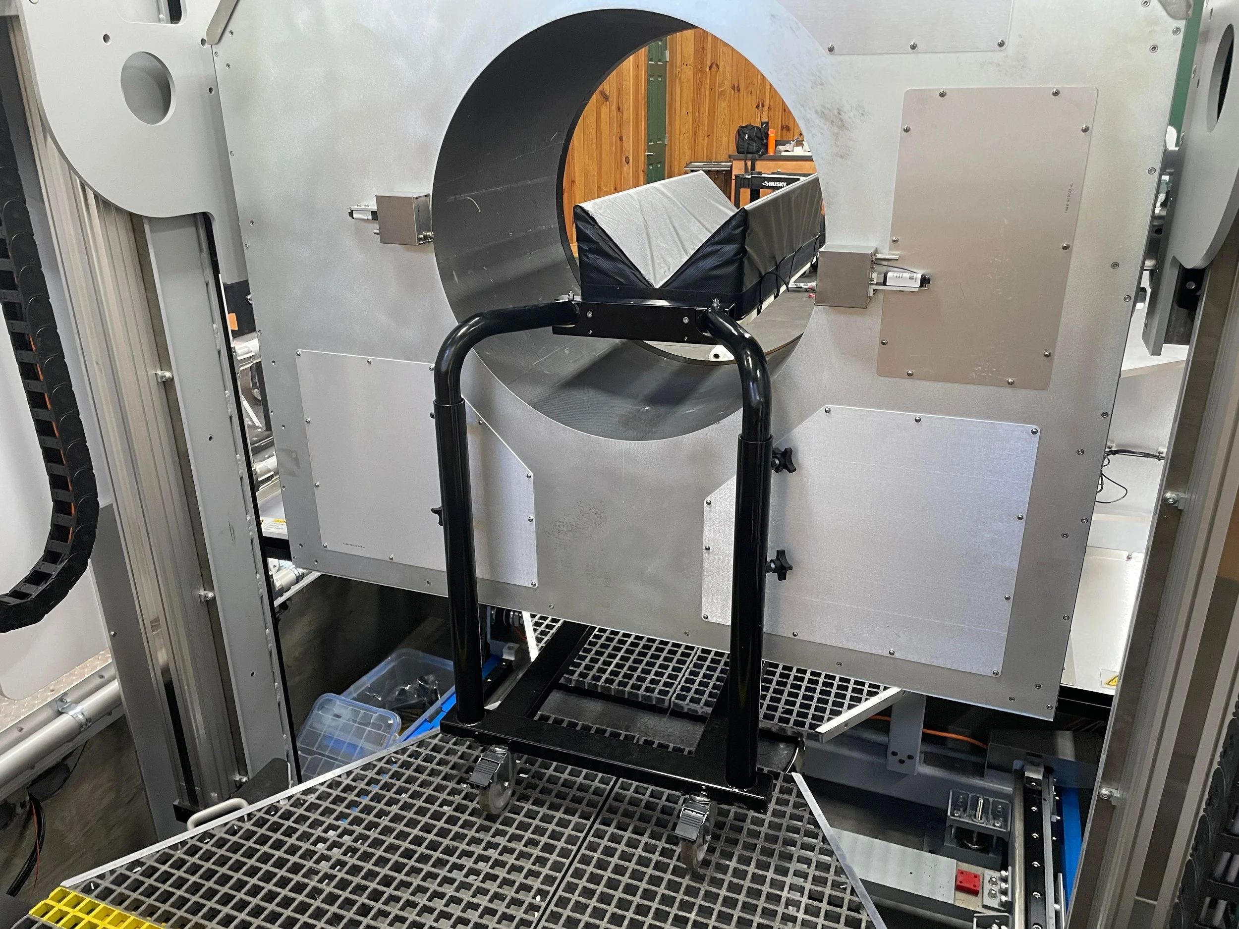 9_VEI_Caudal Neck_Back View_Scanner with Fixture_Left.jpeg