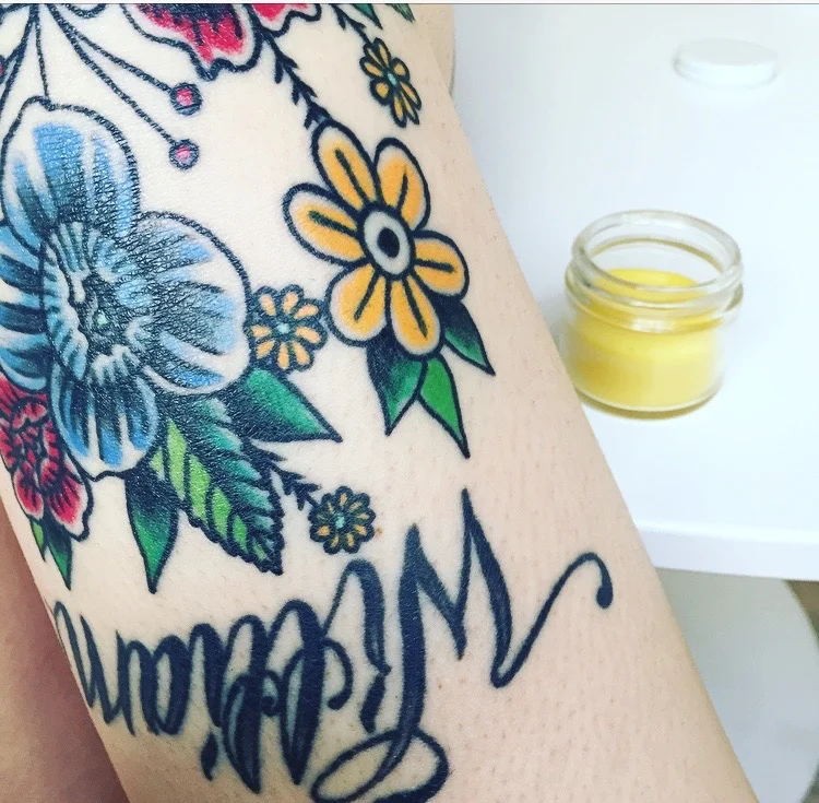My most recent thigh/knee tattoo made by Nick Vargas . It's healing so nicely!