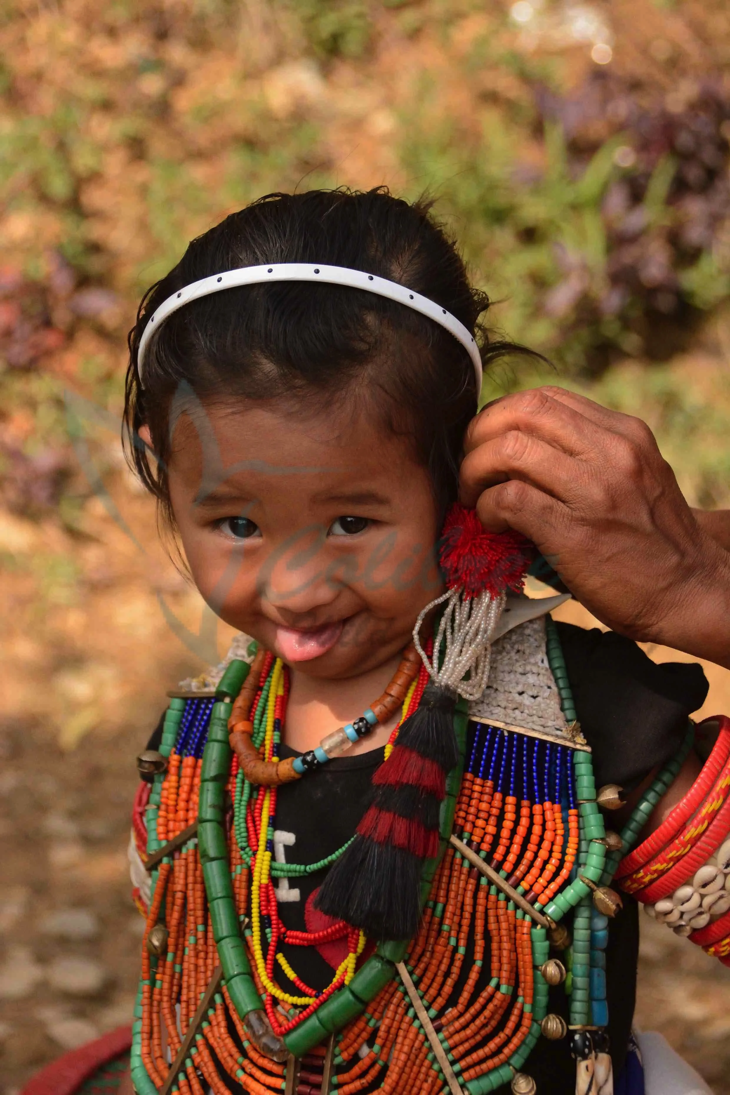 Naga Girl Wakching Smallwk 0028b.jpg