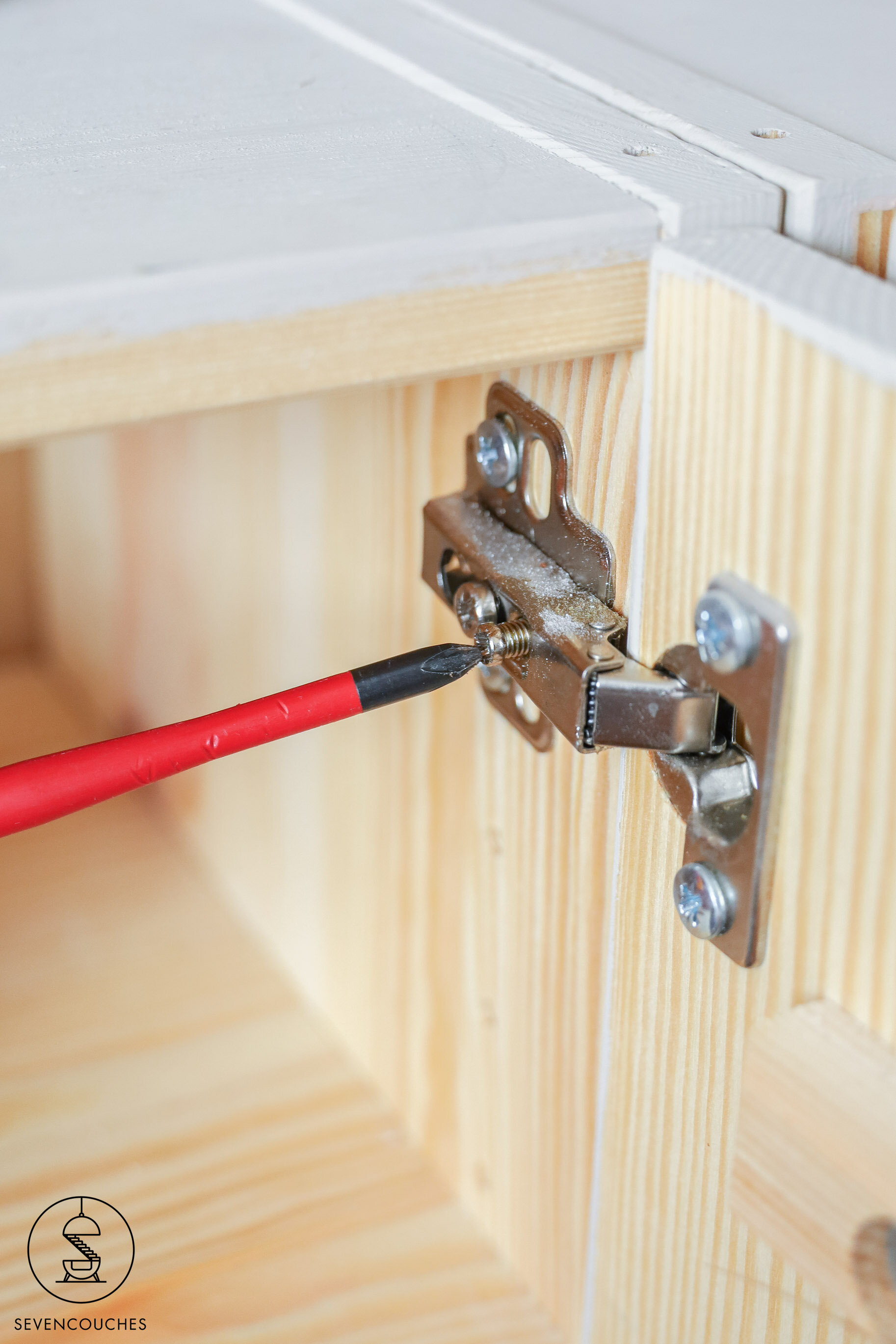 scheve frontjes of een storende spleet zo hang je de deurtjes van de ivar kast af sevencouches