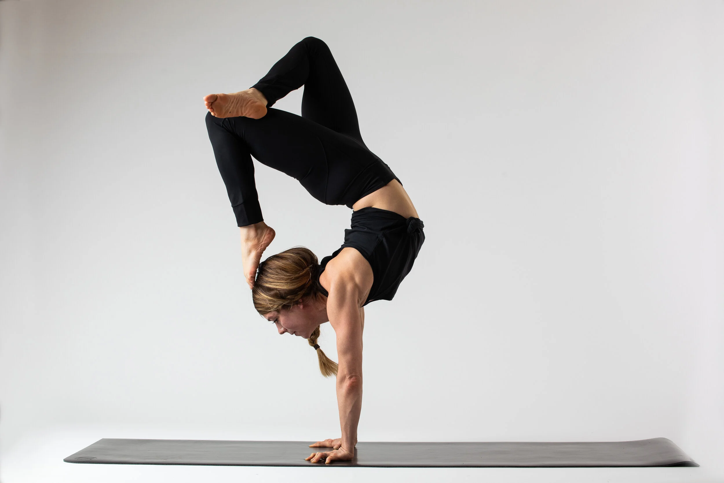 Handstand (West) — Hot Asana Yoga Studio