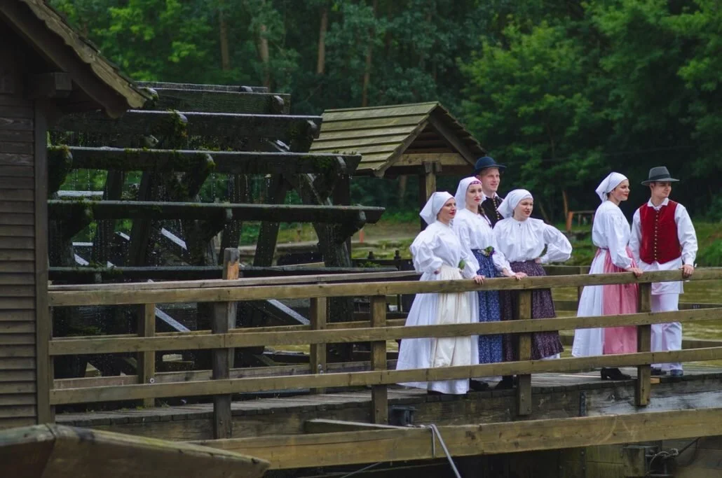 Folklore enthusiast and researcher, David Antolin, joins us again by popular demand as he continues the exploration of Slovenian costumes. This year&rsquo;s seminar will further focus on the costumes classified as Pannonian in their styling and mater