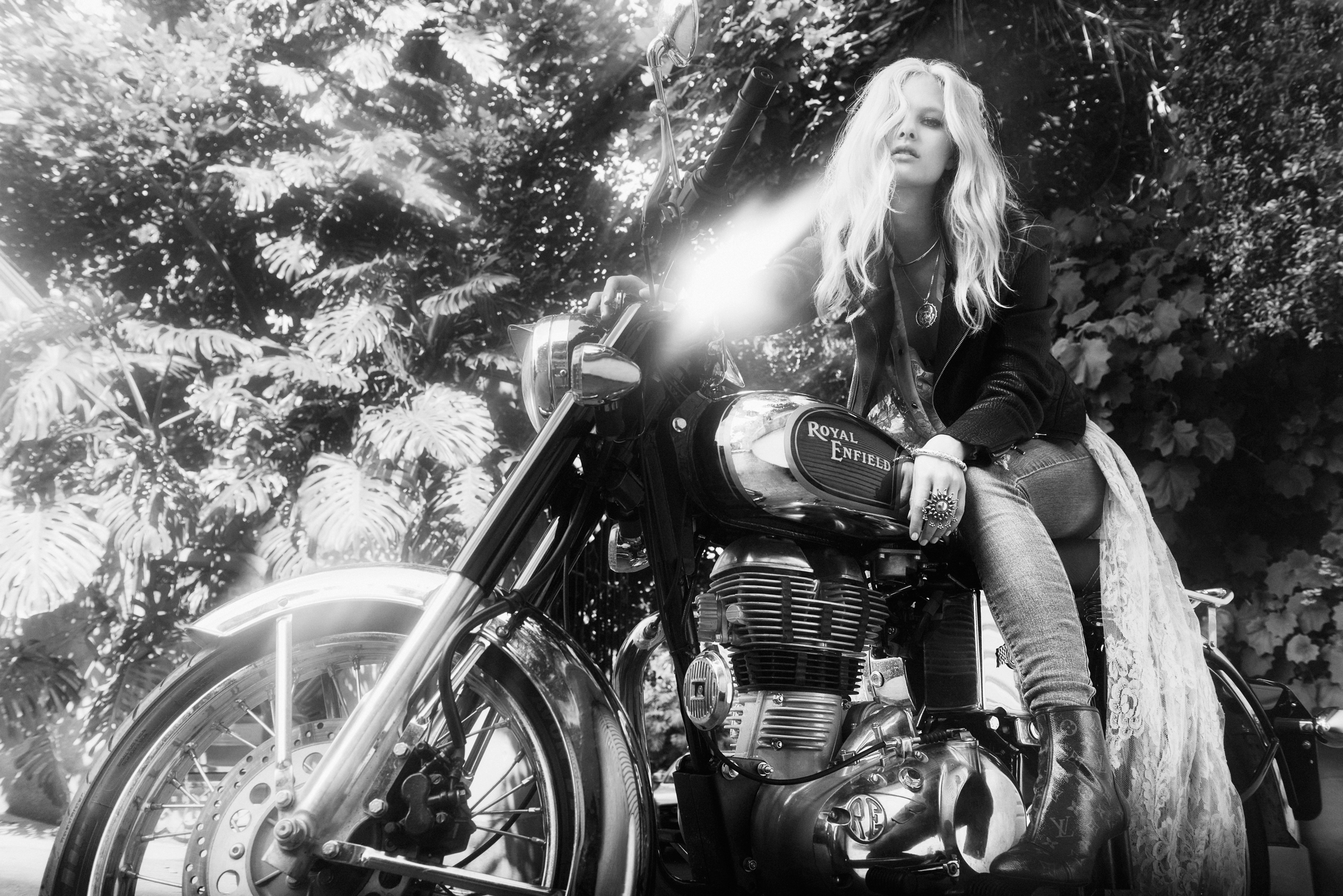 DM_MARIE-CLAIRE_BIKER-GIRL_15_03-07.jpg