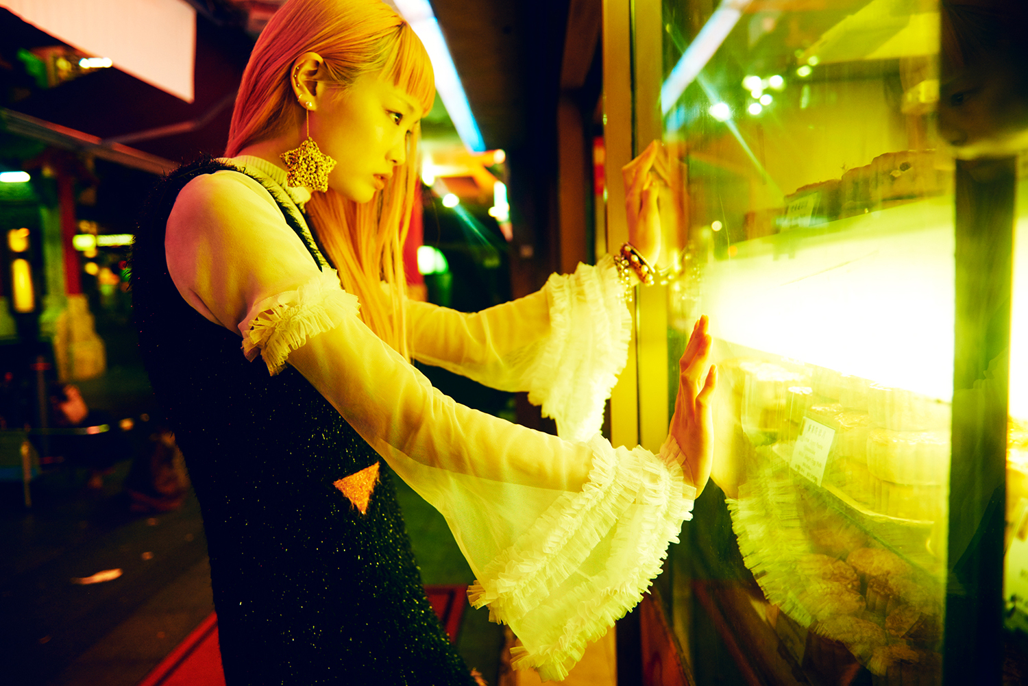 DM_GRAZIA-16-09_NEON-HEART_11.jpg