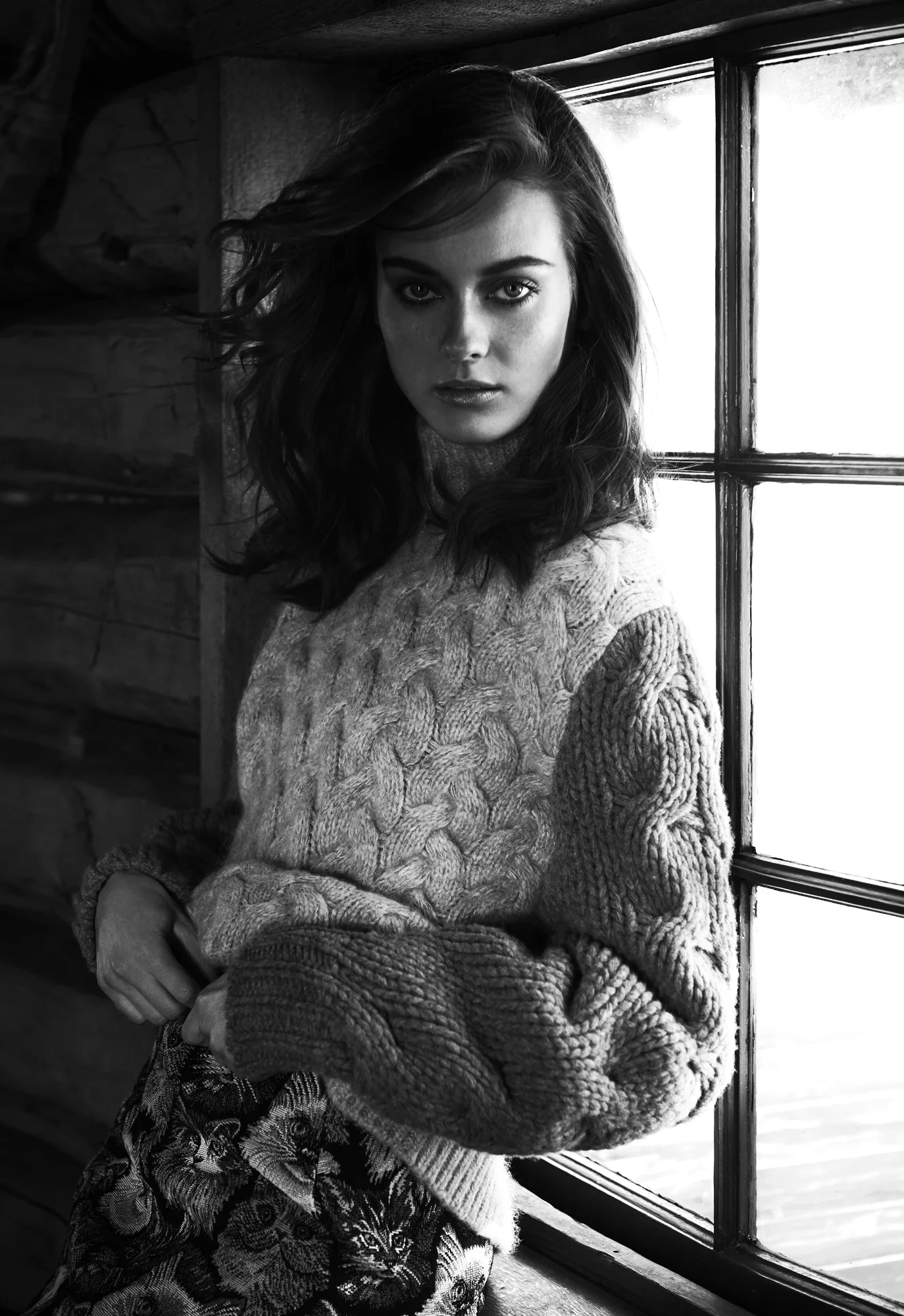 DM_HARPERS-BAZAAR_16-06_CABIN-FEVER_06.jpg