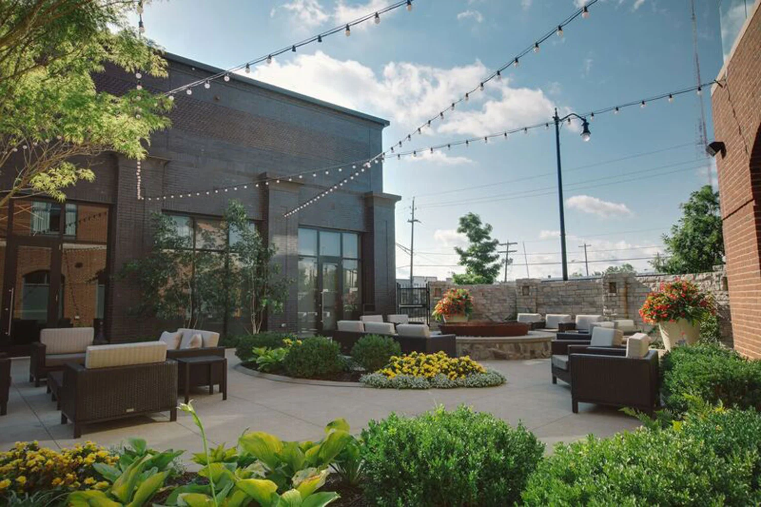 courtyard-marriott-patio.jpg