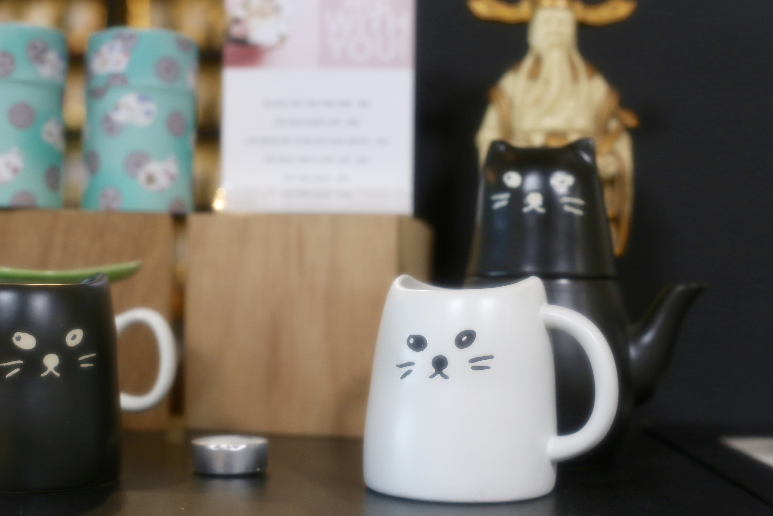 cat-mugs.jpg
