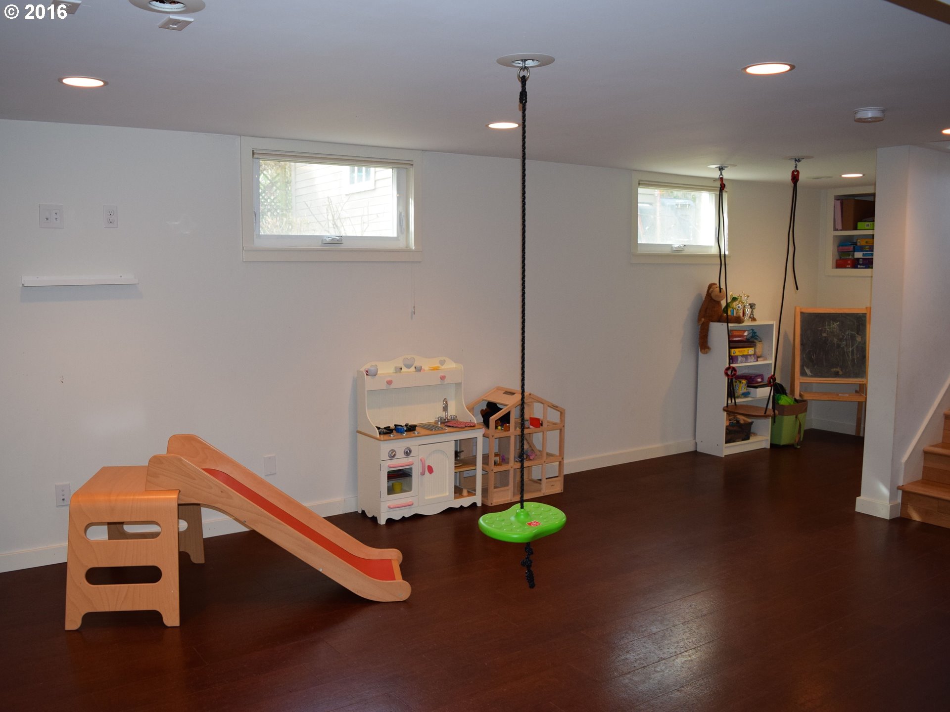 familyroom-2.jpeg