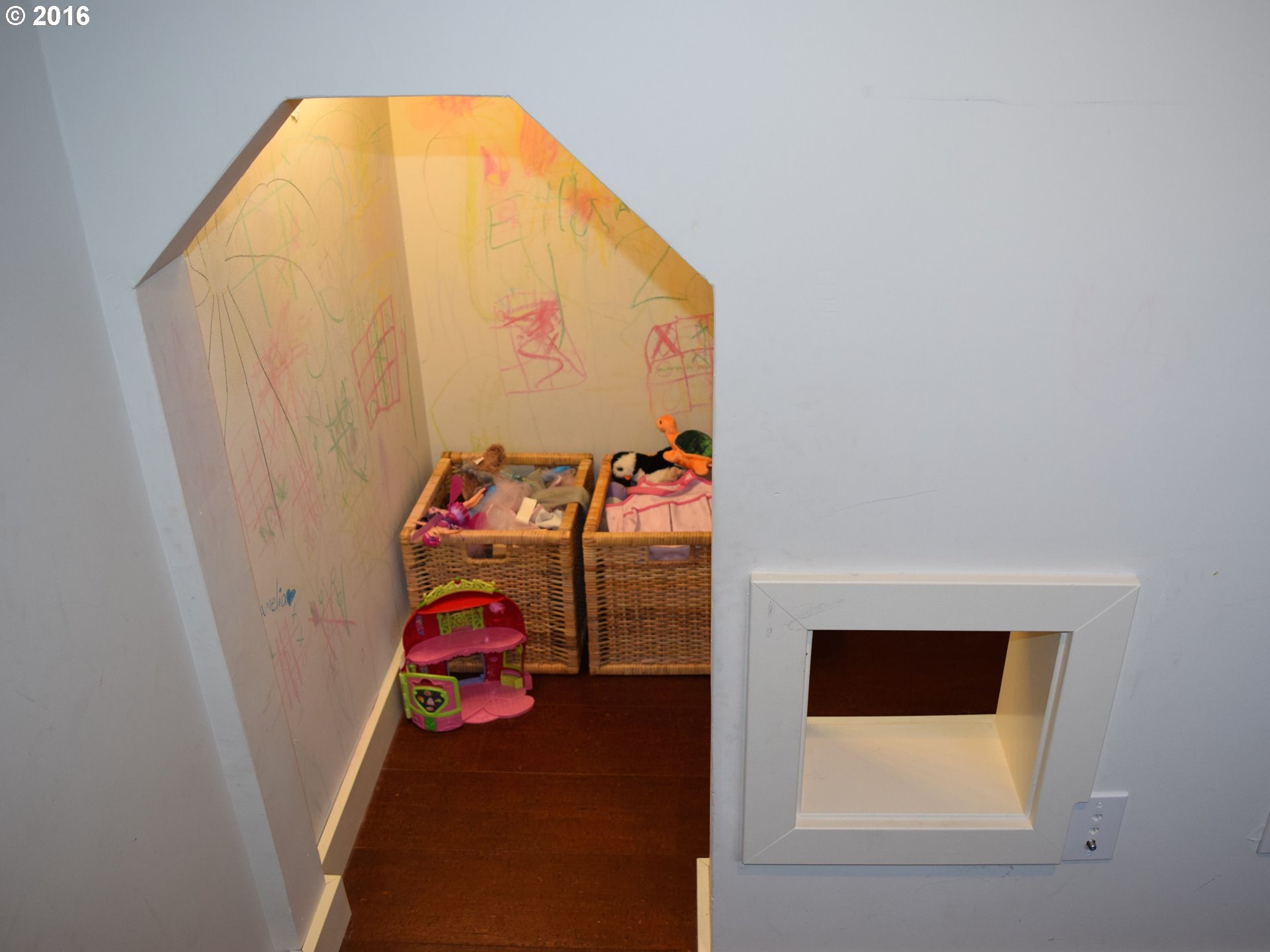 familyroom-4.jpeg